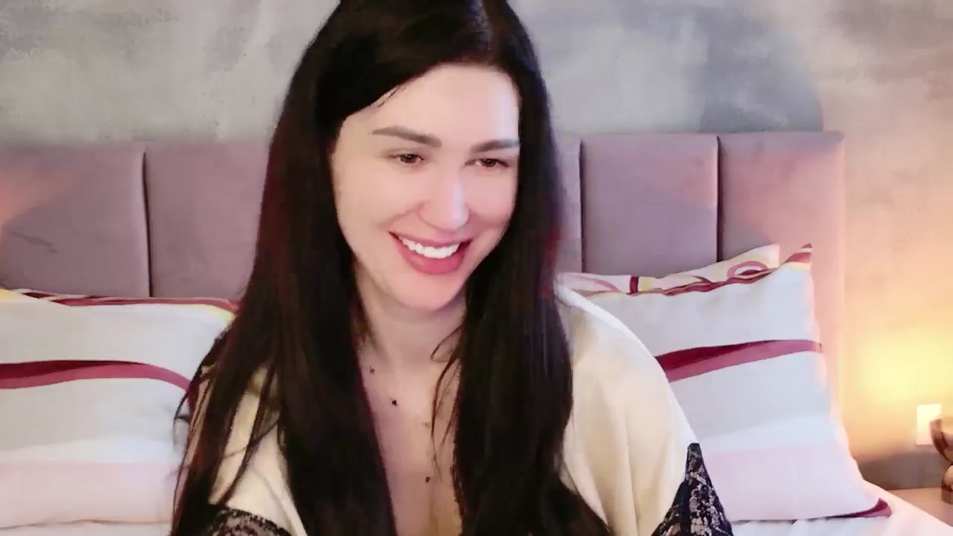 Gallery image thumbnail from Monalise's myfreecams stream on, 03/29/2026, 13:38 image 5 of 20