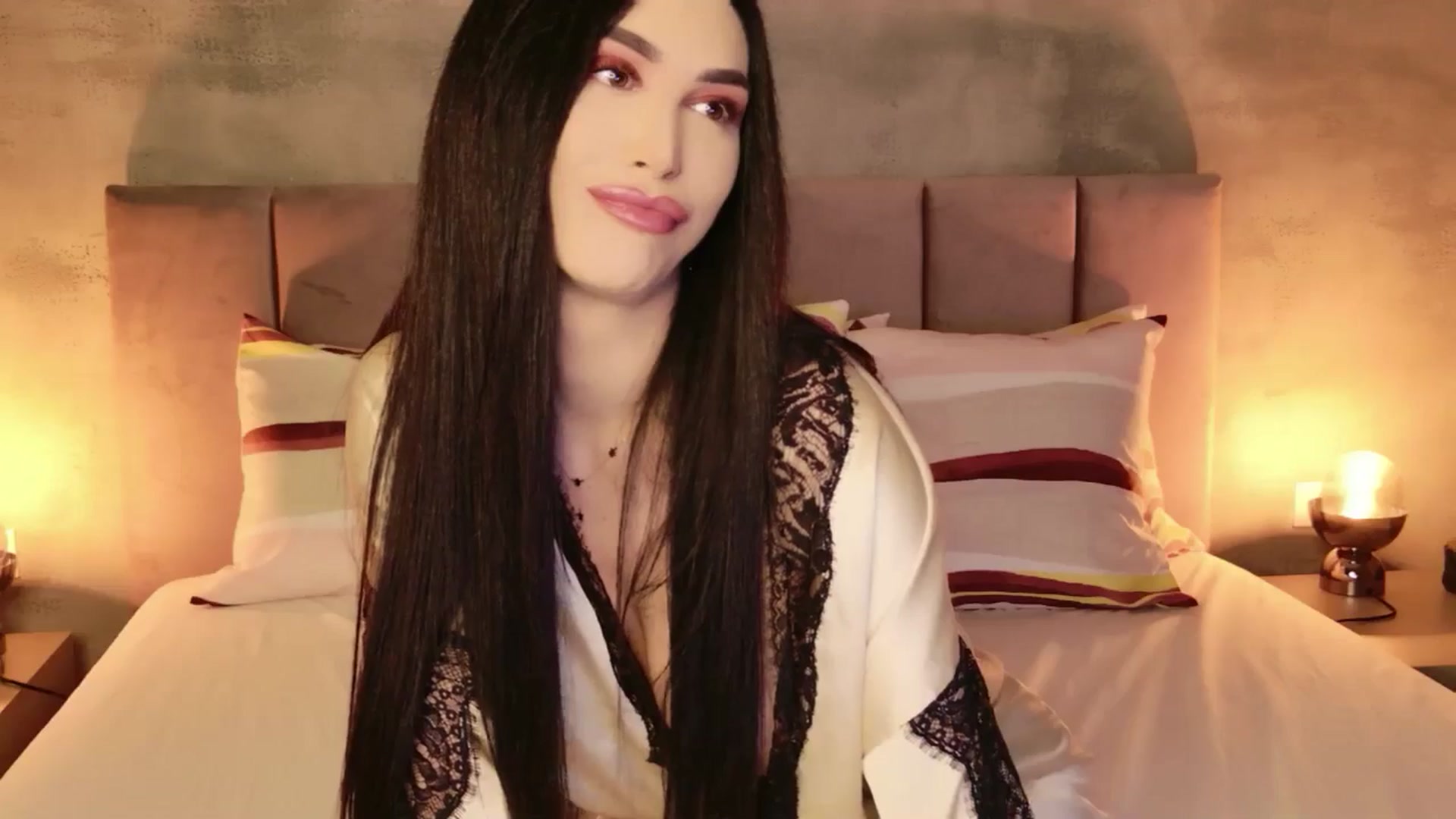 Gallery image thumbnail from Monalise's myfreecams stream on, 04/02/2026, 16:08 image 5 of 20