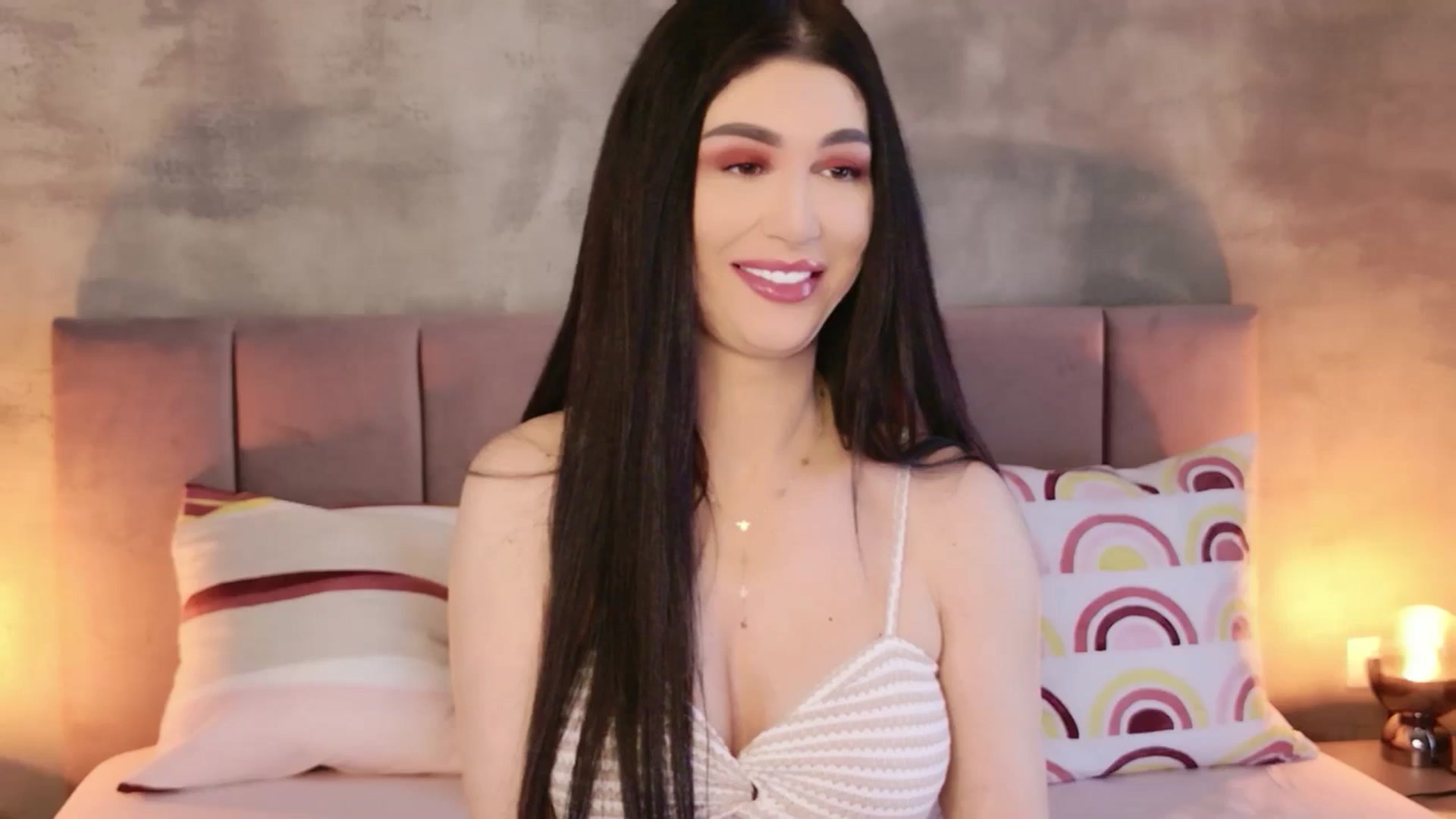 Gallery image thumbnail from Monalise's myfreecams stream on, 04/06/2026, 12:04 image 1 of 20