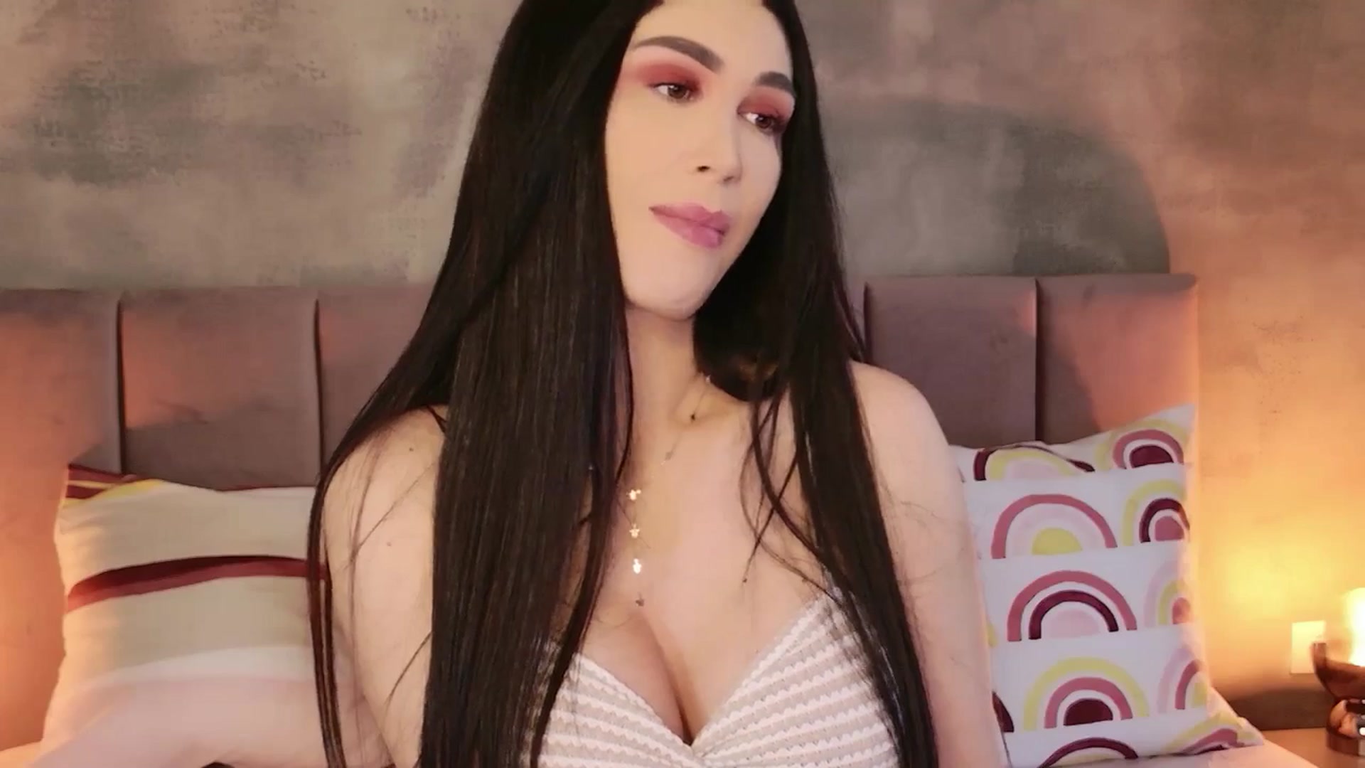 Gallery image thumbnail from Monalise's myfreecams stream on, 04/06/2026, 13:17 image 9 of 20