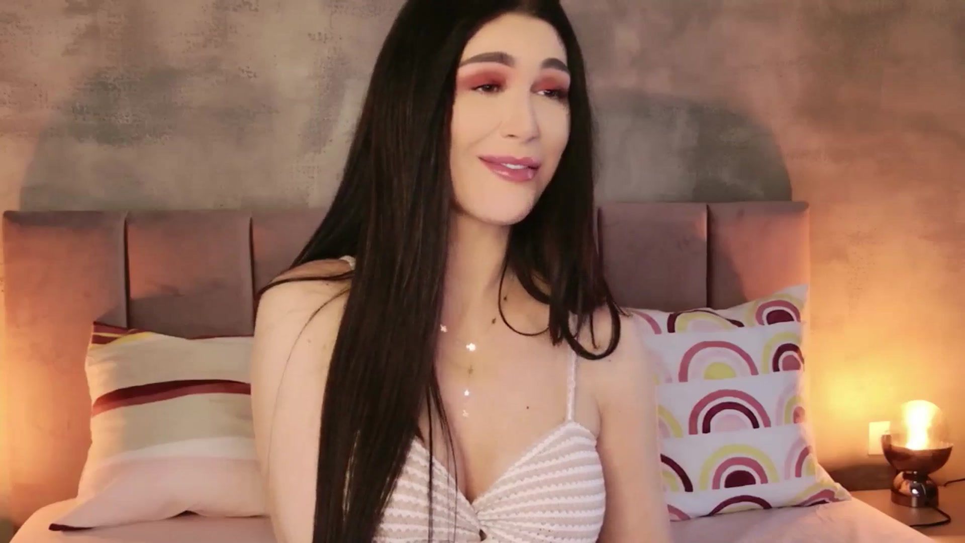 Gallery image thumbnail from Monalise's myfreecams stream on, 04/06/2026, 13:17 image 17 of 20