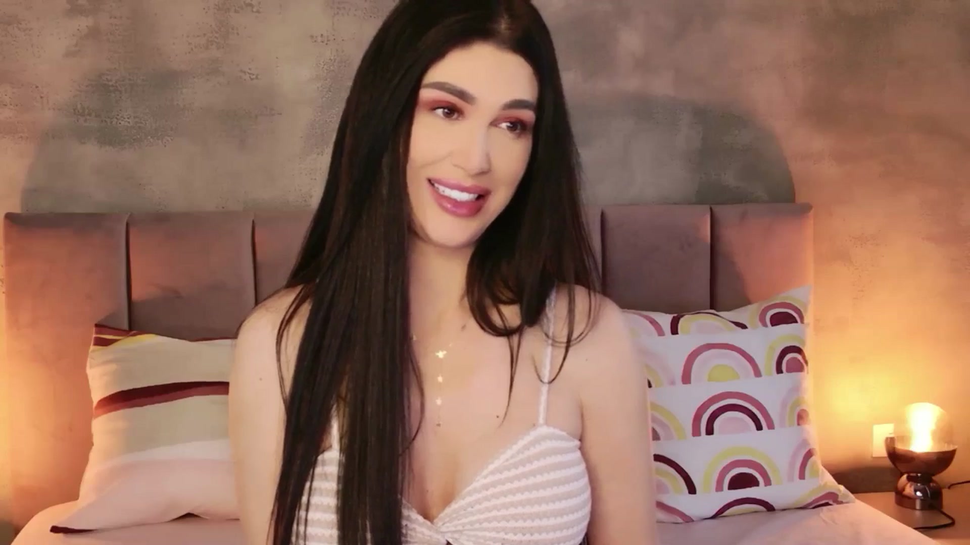 Gallery image thumbnail from Monalise's myfreecams stream on, 04/06/2026, 13:17 image 19 of 20