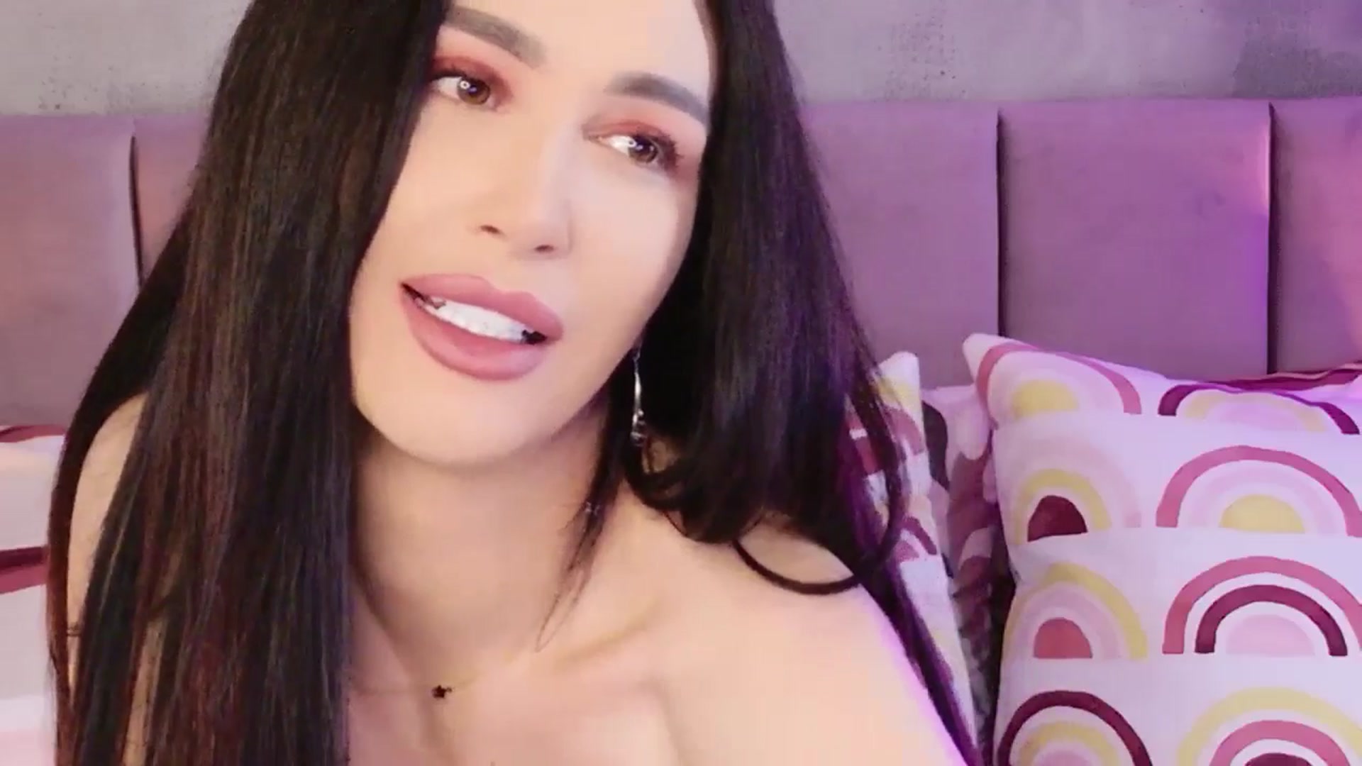 Gallery image thumbnail from Monalise's myfreecams stream on, 04/15/2026, 13:55 image 12 of 20