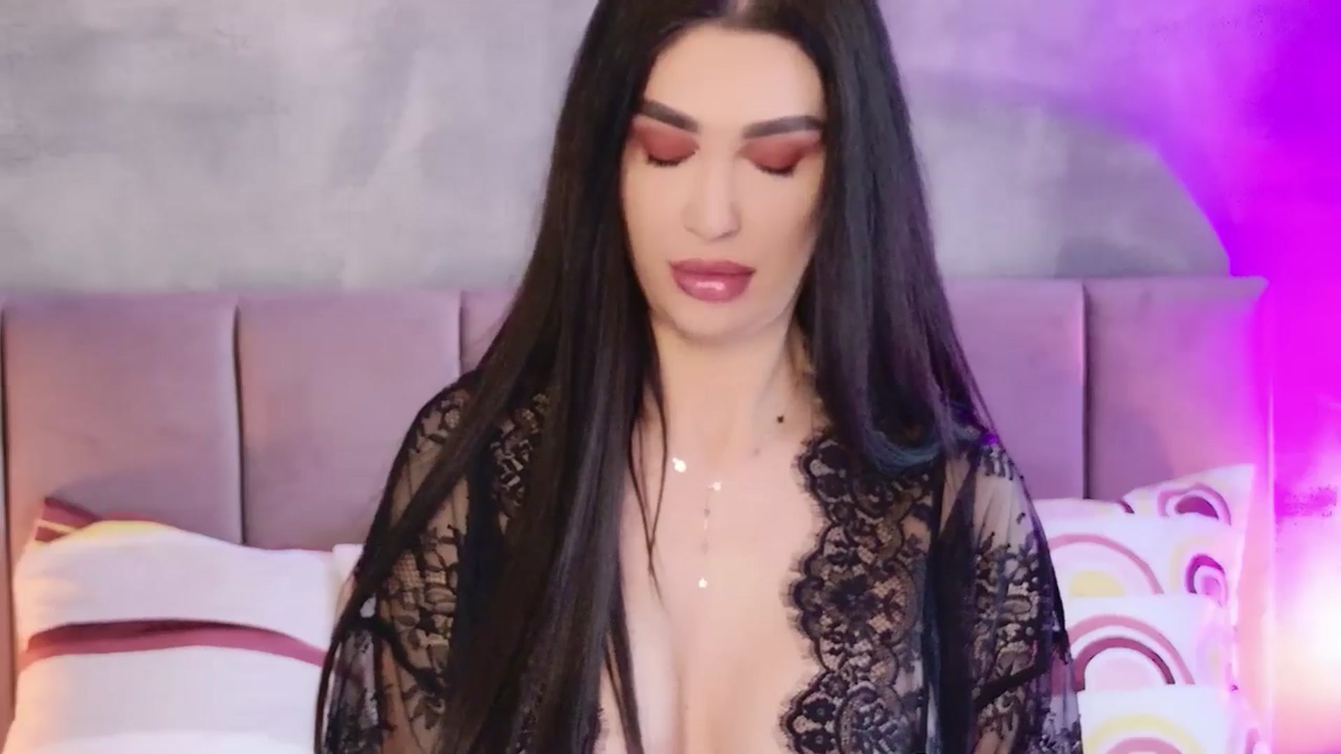 Gallery image thumbnail from Monalise's myfreecams stream on, 04/18/2026, 07:20 image 8 of 20