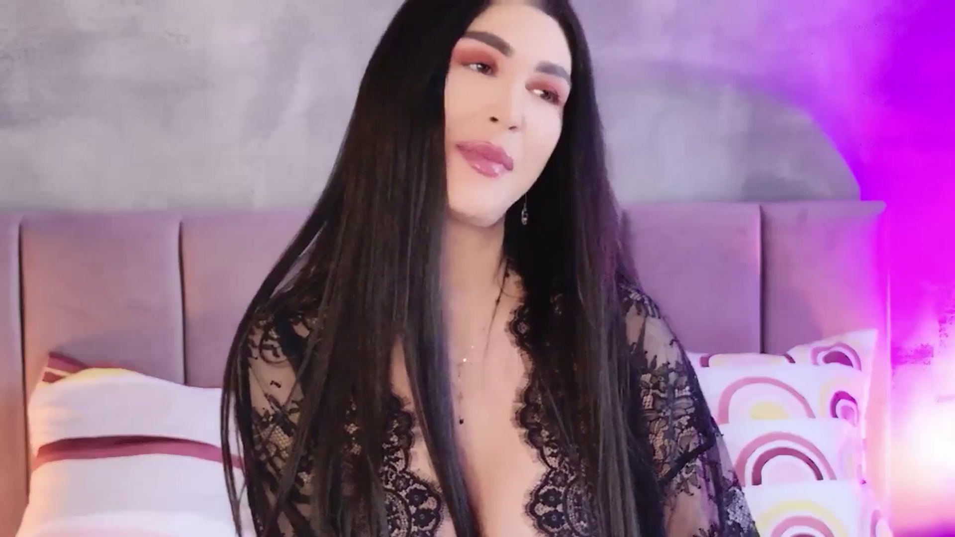 Gallery image thumbnail from Monalise's myfreecams stream on, 04/18/2026, 07:20 image 17 of 20
