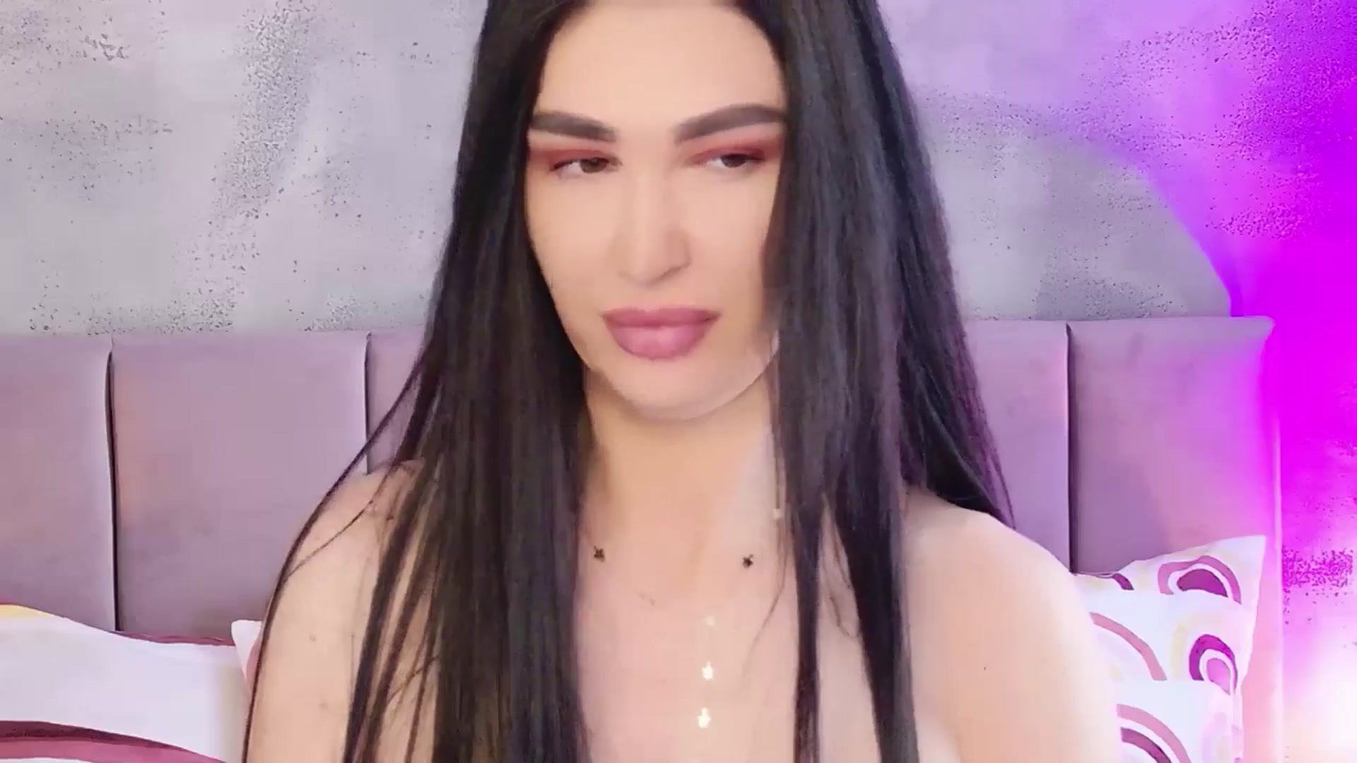 Gallery image thumbnail from Monalise's myfreecams stream on, 04/18/2026, 11:34 image 10 of 20