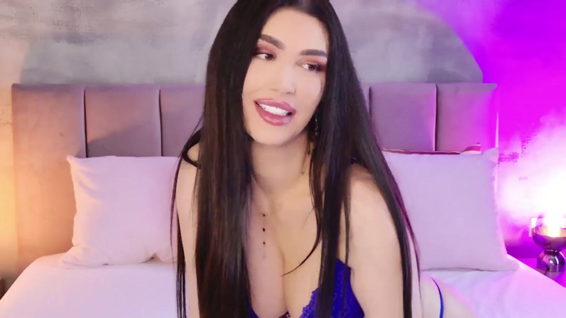 Gallery image thumbnail from Monalise's myfreecams stream on, 04/19/2026, 09:53 image 14 of 20