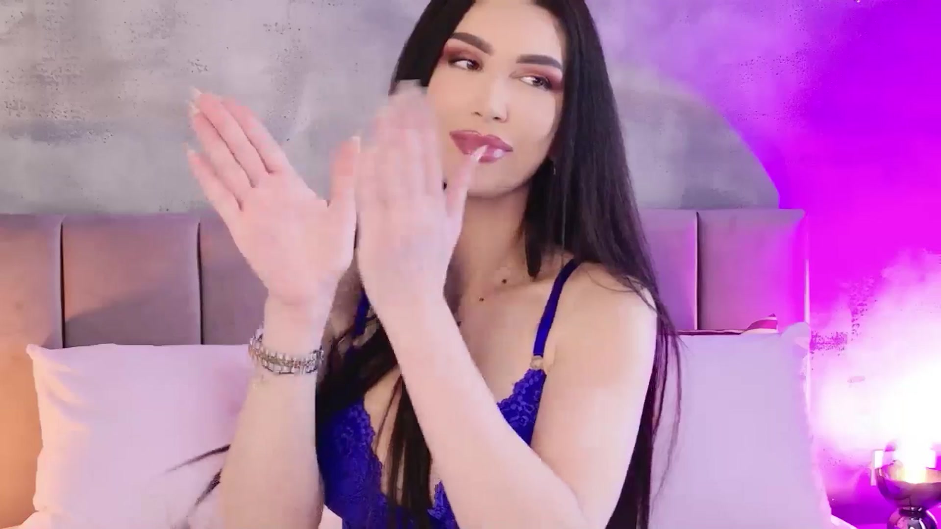Gallery image thumbnail from Monalise's myfreecams stream on, 04/19/2026, 11:49 image 17 of 20