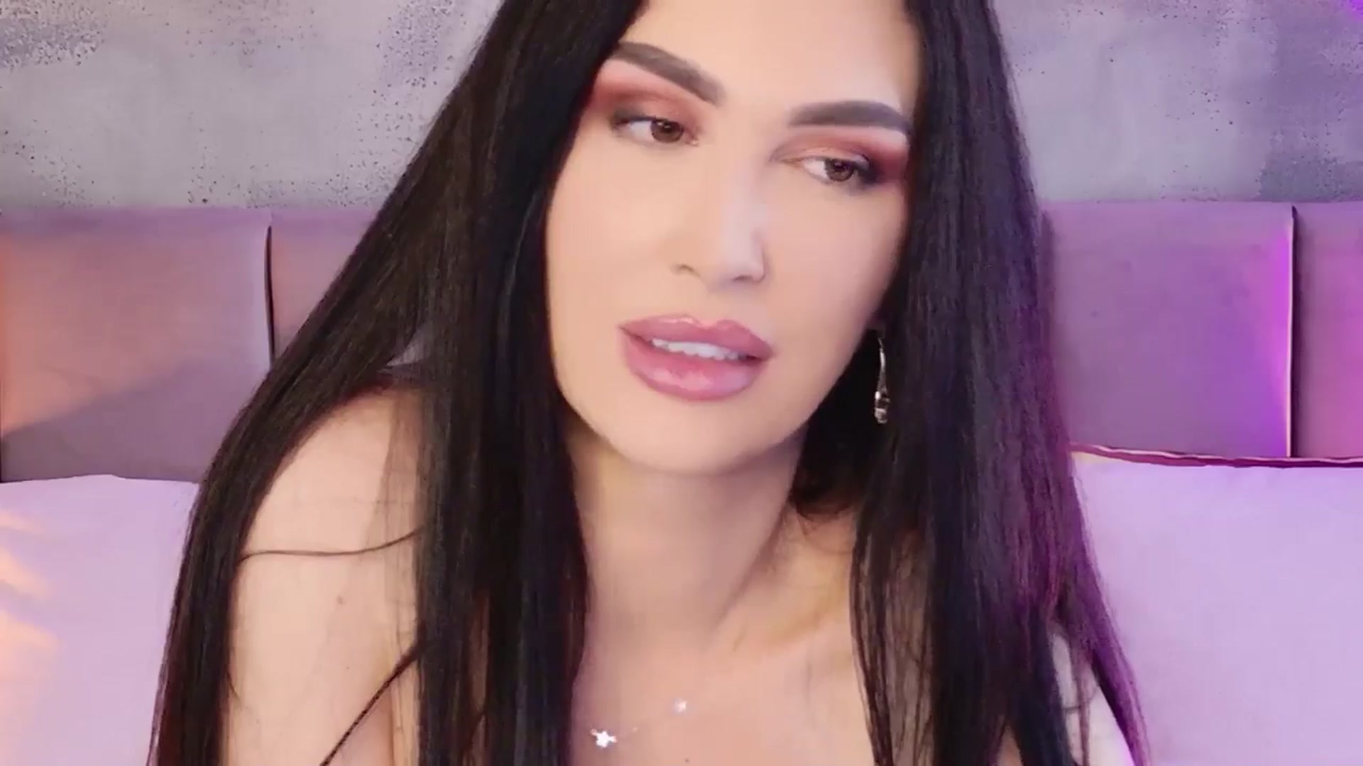 Gallery image thumbnail from Monalise's myfreecams stream on, 04/19/2026, 12:22 image 19 of 20