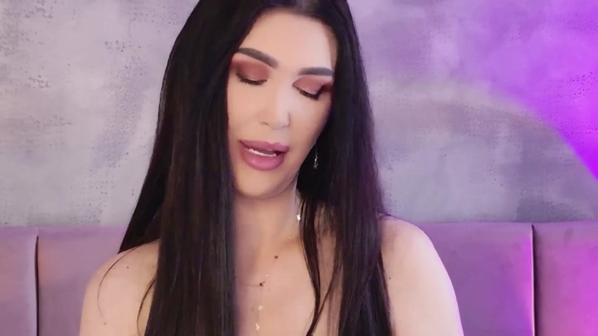 Gallery image thumbnail from Monalise's myfreecams stream on, 04/19/2026, 12:22 image 17 of 20