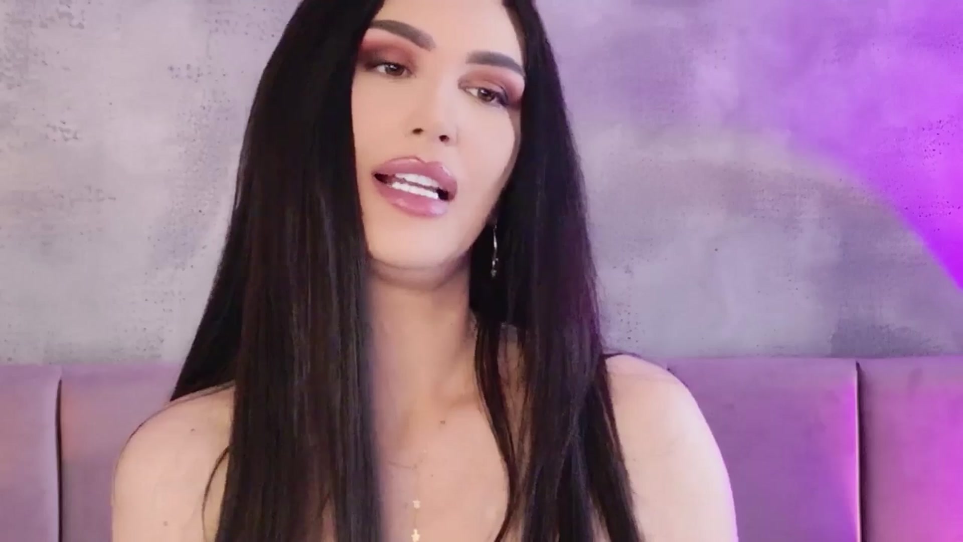 Gallery image thumbnail from Monalise's myfreecams stream on, 04/19/2026, 12:22 image 18 of 20