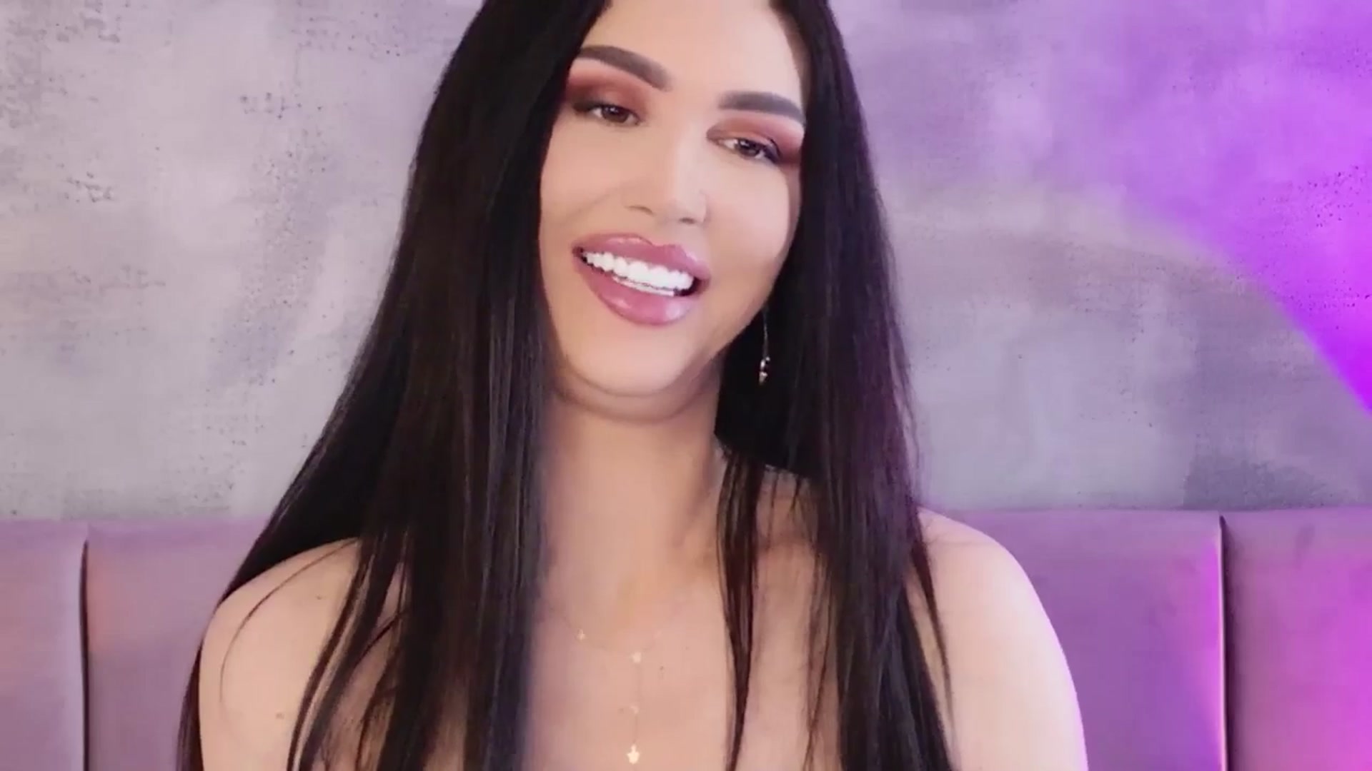 Gallery image thumbnail from Monalise's myfreecams stream on, 04/19/2026, 12:22 image 13 of 20