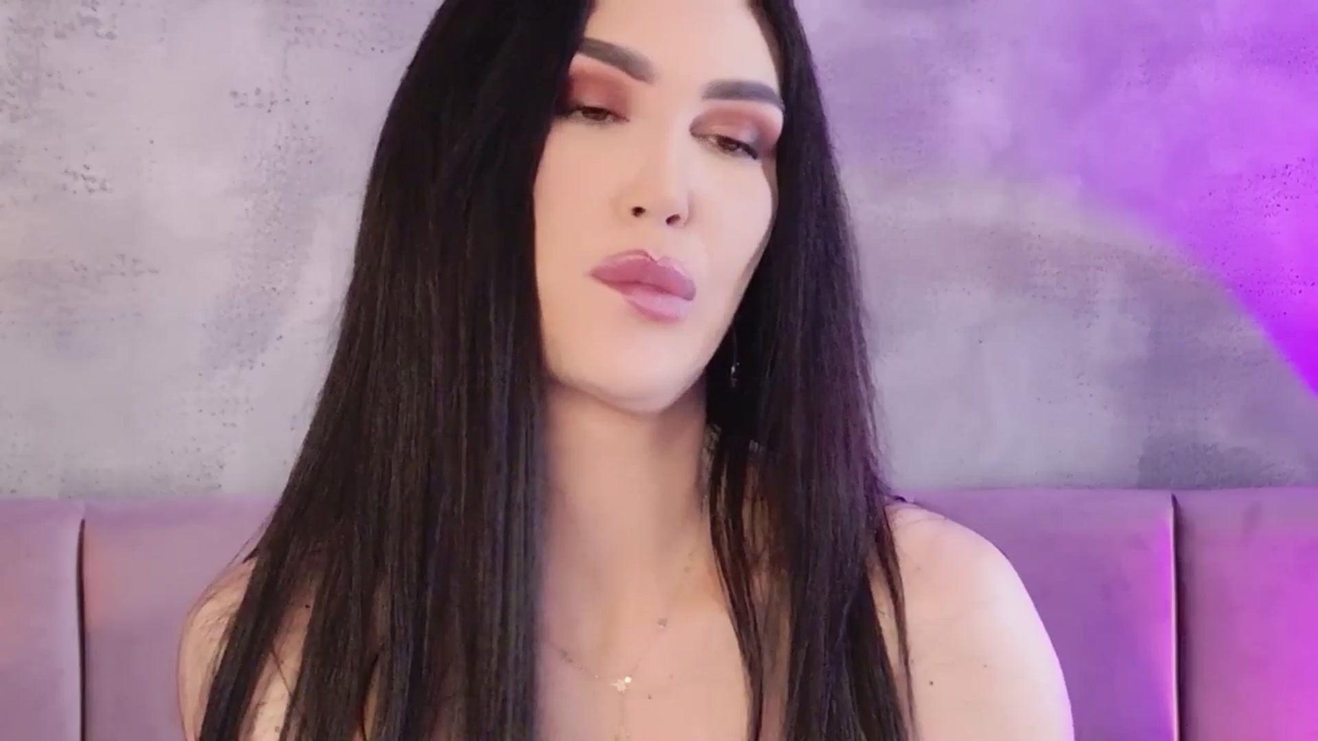 Gallery image thumbnail from Monalise's myfreecams stream on, 04/19/2026, 12:22 image 16 of 20