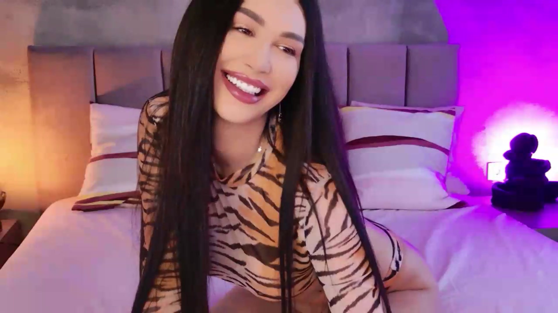 Gallery image thumbnail from Monalise's myfreecams stream on, 05/04/2026, 05:05 image 19 of 20