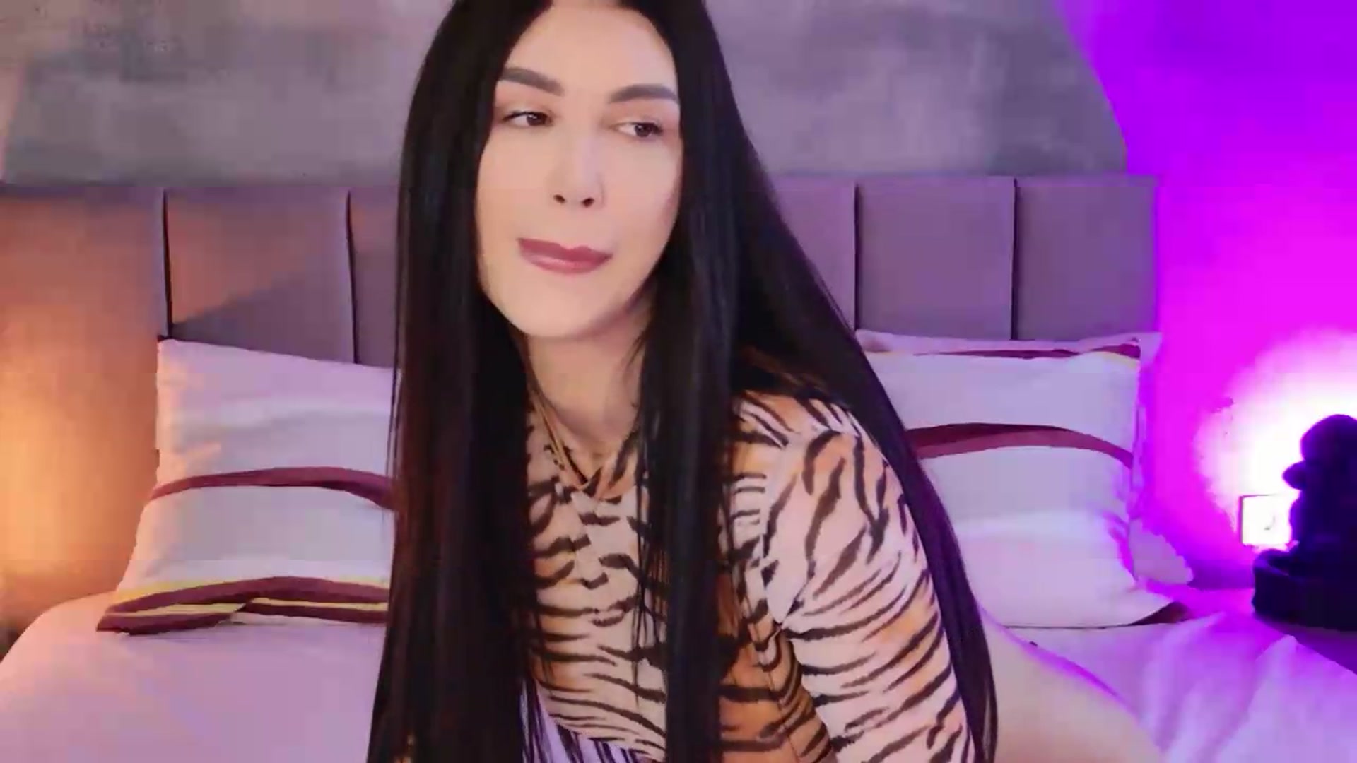 Gallery image thumbnail from Monalise's myfreecams stream on, 05/04/2026, 06:31 image 4 of 20