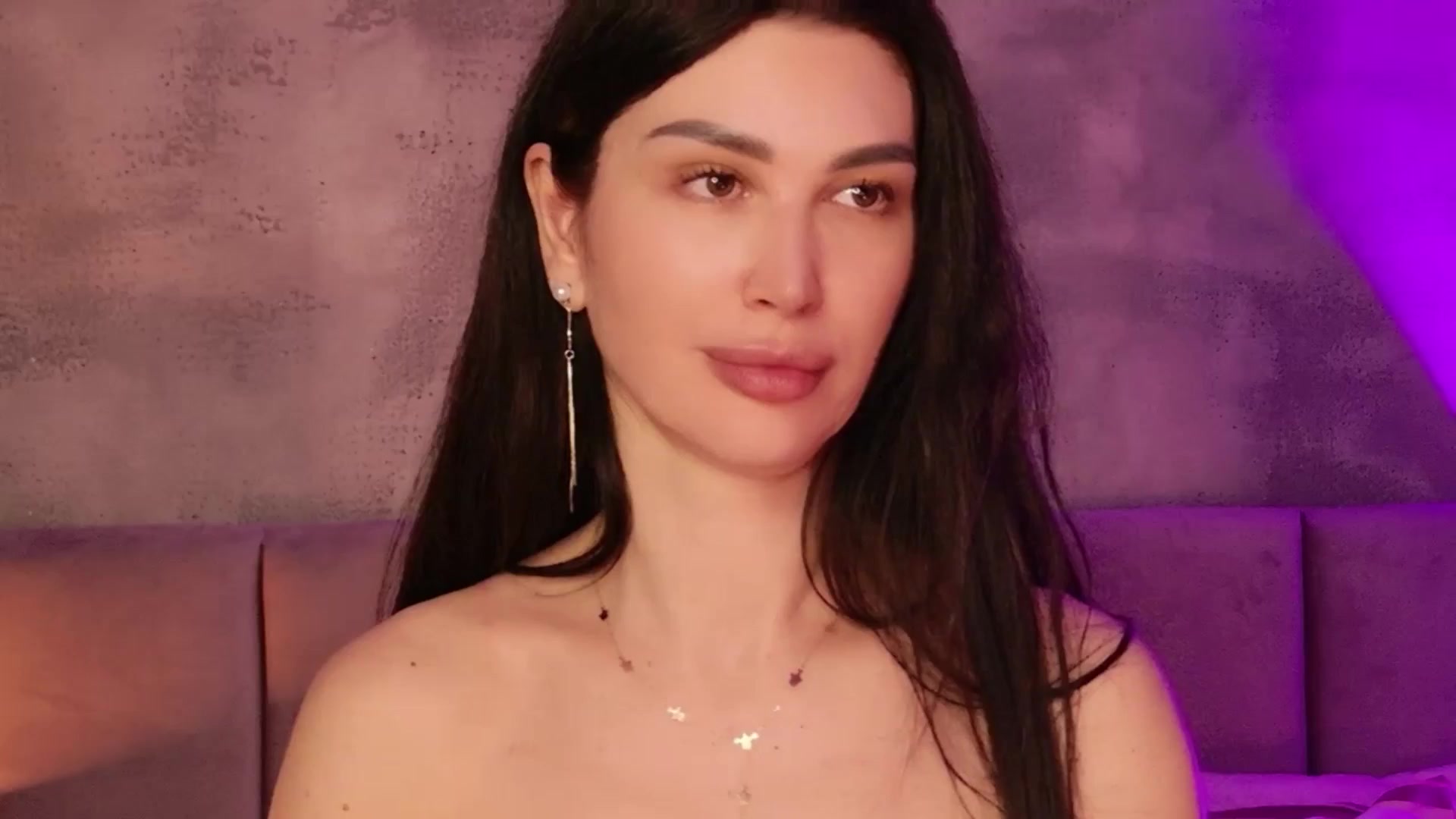 Gallery image thumbnail from Monalise's myfreecams stream on, 05/06/2026, 20:05 image 13 of 20
