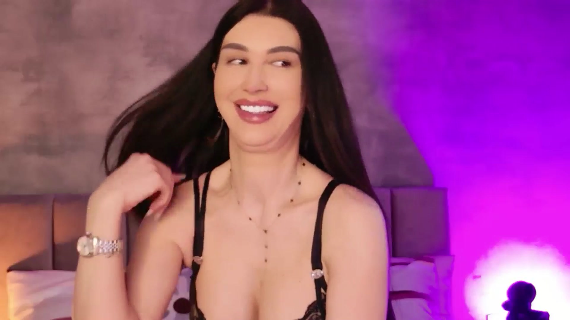 Gallery image thumbnail from Monalise's myfreecams stream on, 05/07/2026, 16:53 image 18 of 20