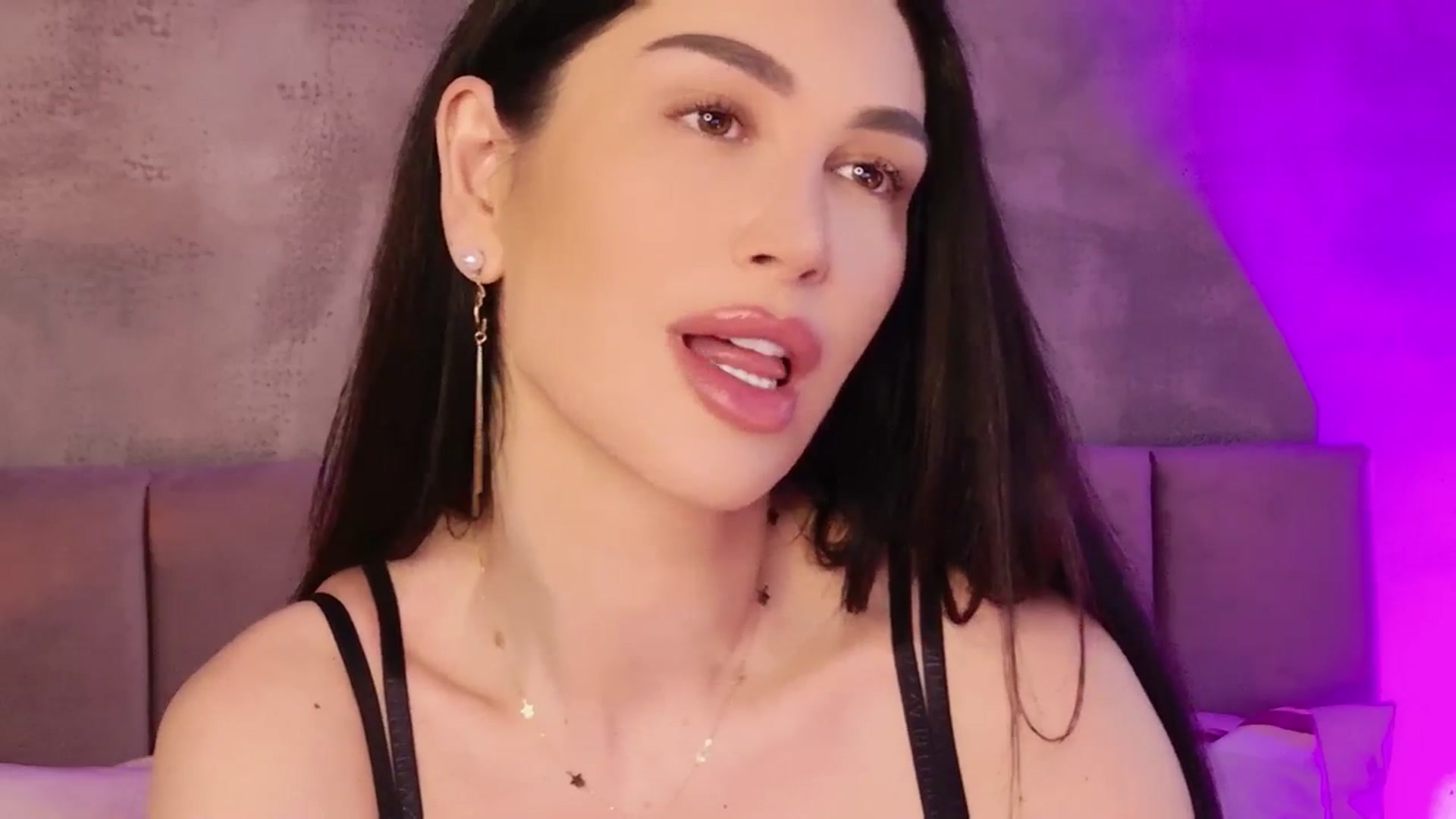 Gallery image thumbnail from Monalise's myfreecams stream on, 05/07/2026, 16:53 image 6 of 20