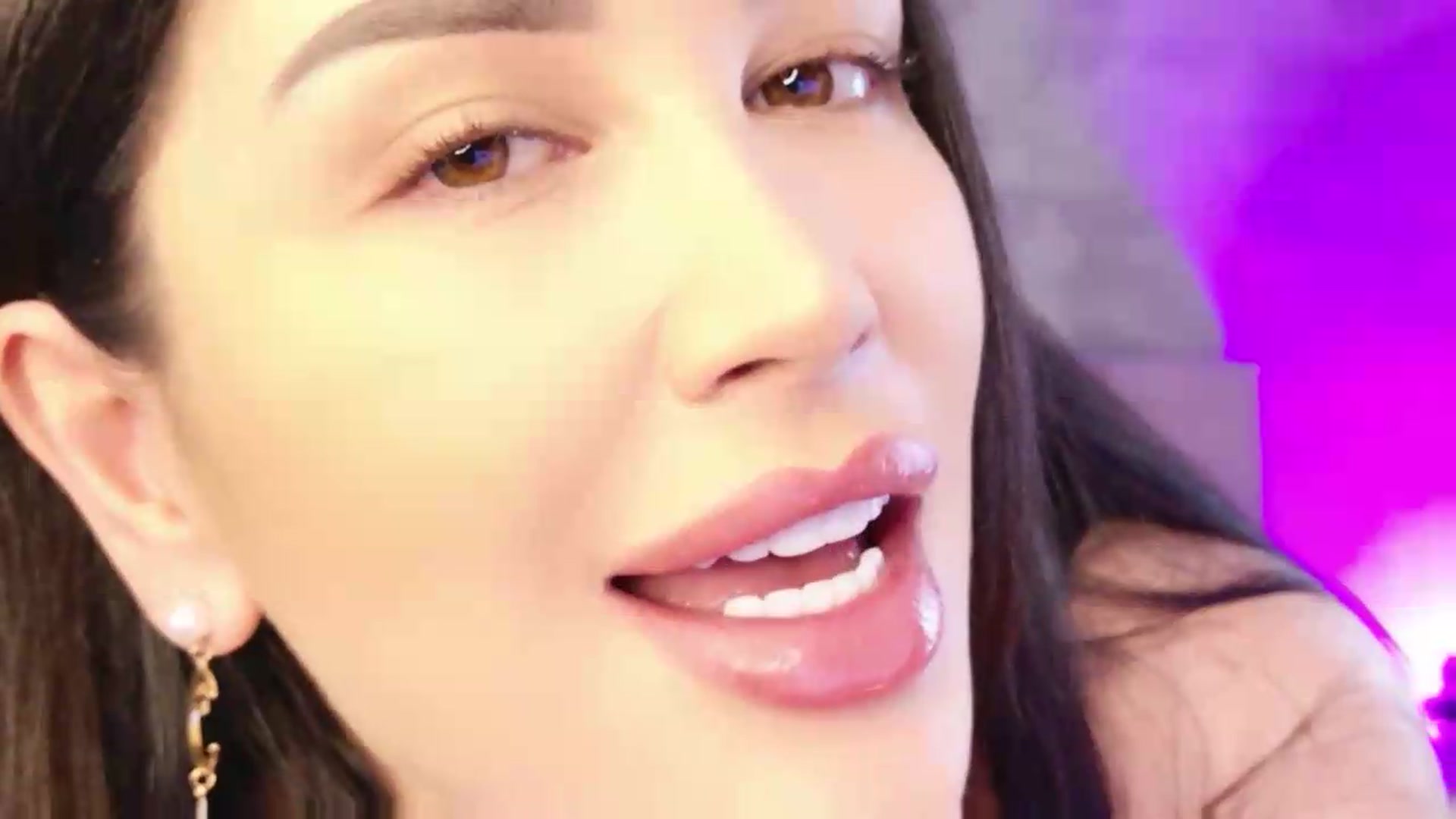 Gallery image thumbnail from Monalise's myfreecams stream on, 05/08/2026, 12:46 image 6 of 20