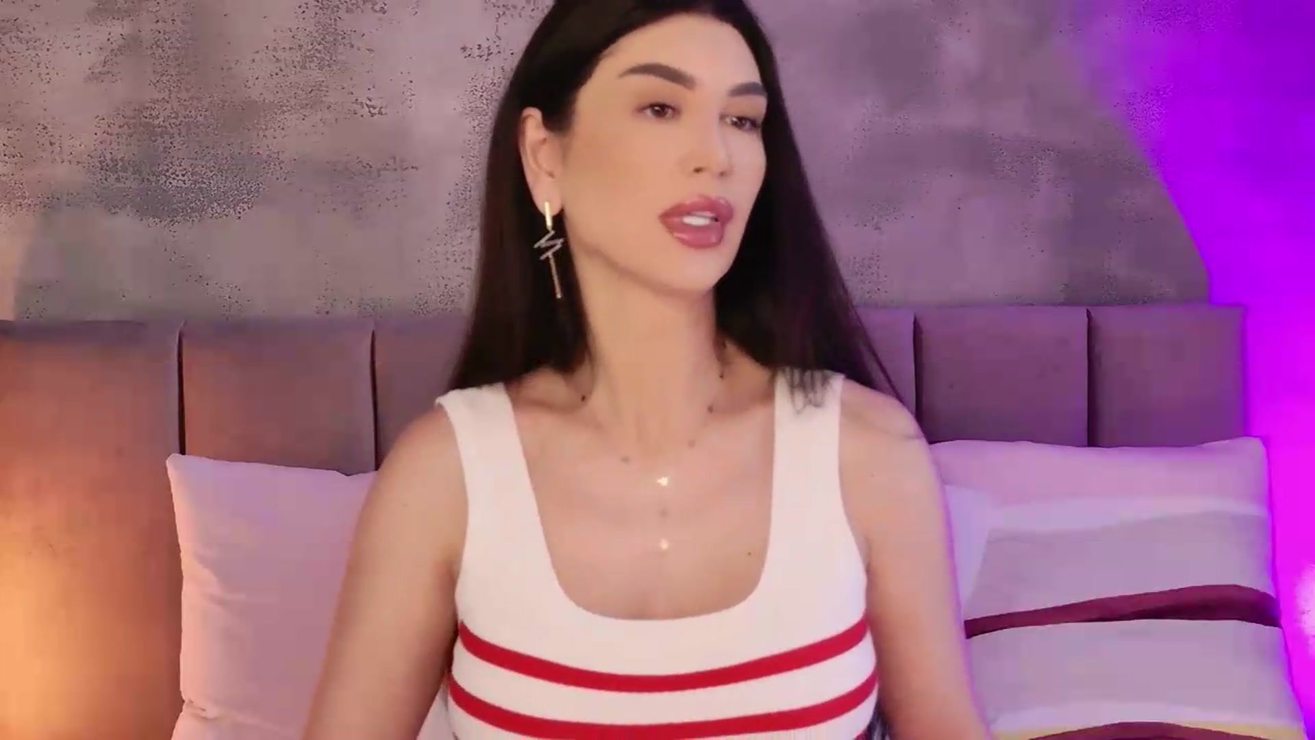 Gallery image thumbnail from Monalise's myfreecams stream on, 05/16/2026, 14:35 image 10 of 20