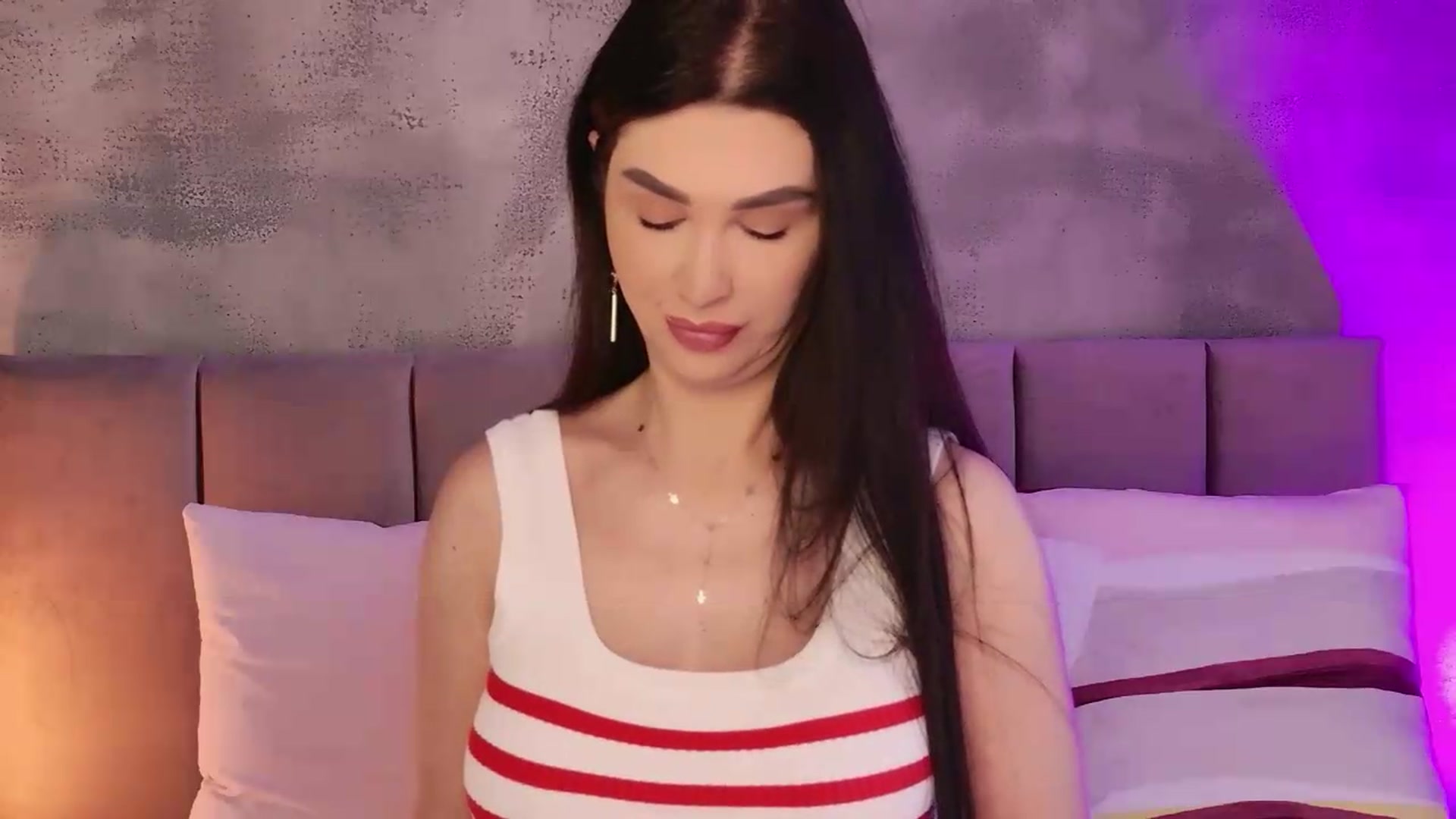 Gallery image thumbnail from Monalise's myfreecams stream on, 05/16/2026, 14:35 image 16 of 20