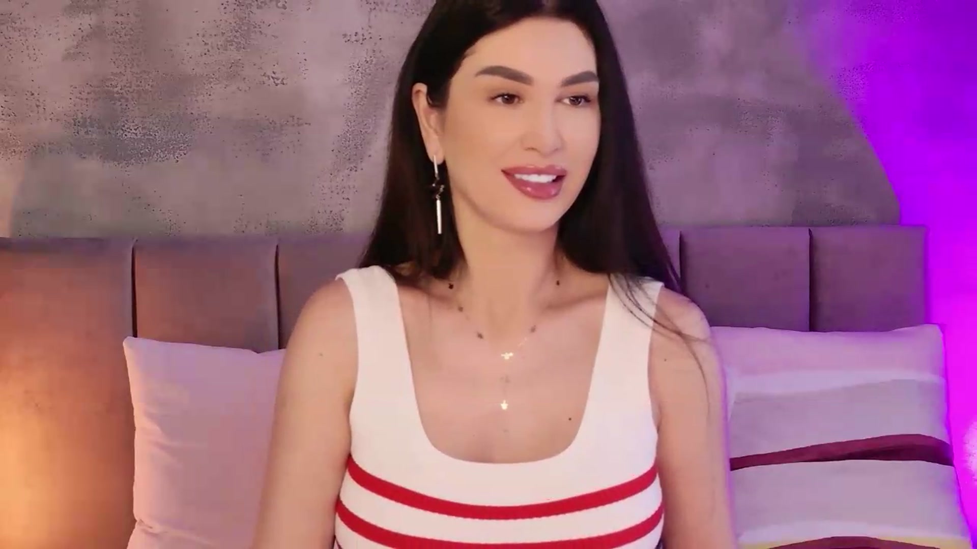 Gallery image thumbnail from Monalise's myfreecams stream on, 05/16/2026, 14:35 image 11 of 20