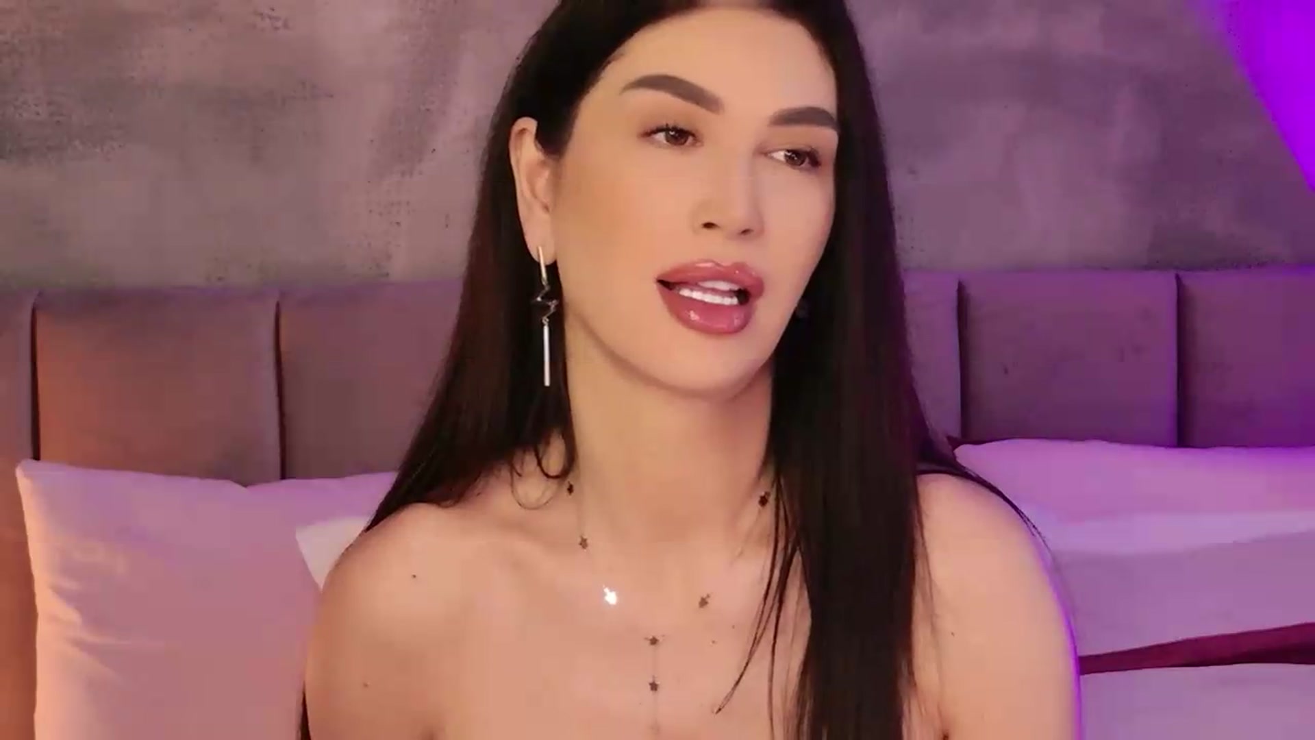Gallery image thumbnail from Monalise's myfreecams stream on, 05/16/2026, 15:17 image 7 of 20