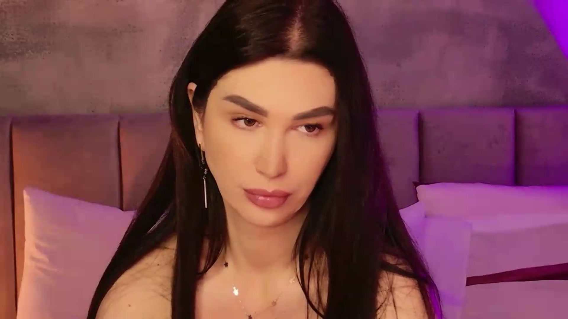 Gallery image thumbnail from Monalise's myfreecams stream on, 05/16/2026, 18:22 image 16 of 20