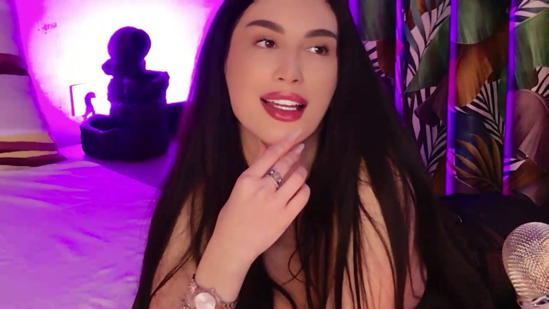 Gallery image thumbnail from Monalise's myfreecams stream on, 05/17/2026, 16:06 image 8 of 20