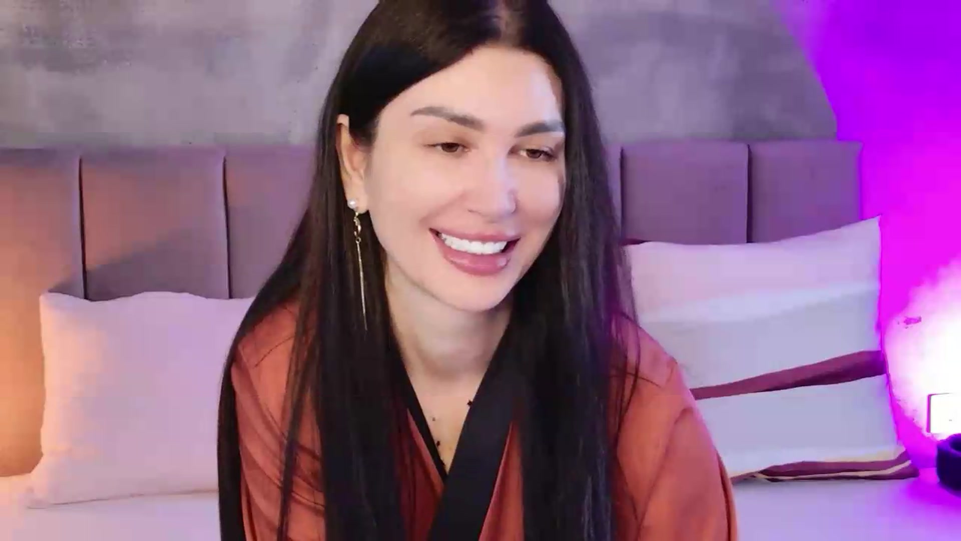 Gallery image thumbnail from Monalise's myfreecams stream on, 05/23/2026, 12:34 image 7 of 20