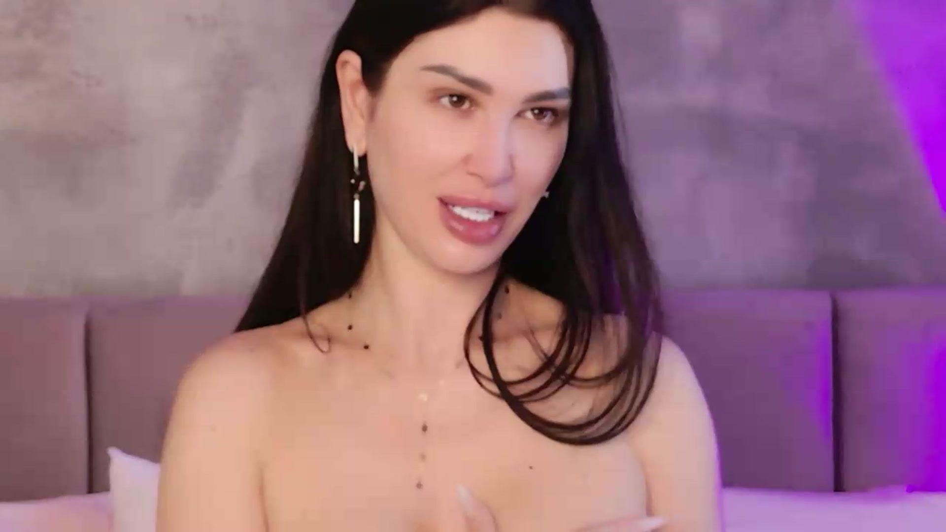 Gallery image thumbnail from Monalise's myfreecams stream on, 05/26/2026, 11:34 image 16 of 20