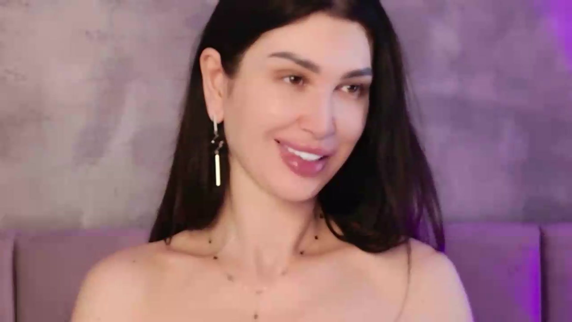 Gallery image thumbnail from Monalise's myfreecams stream on, 05/26/2026, 11:34 image 14 of 20