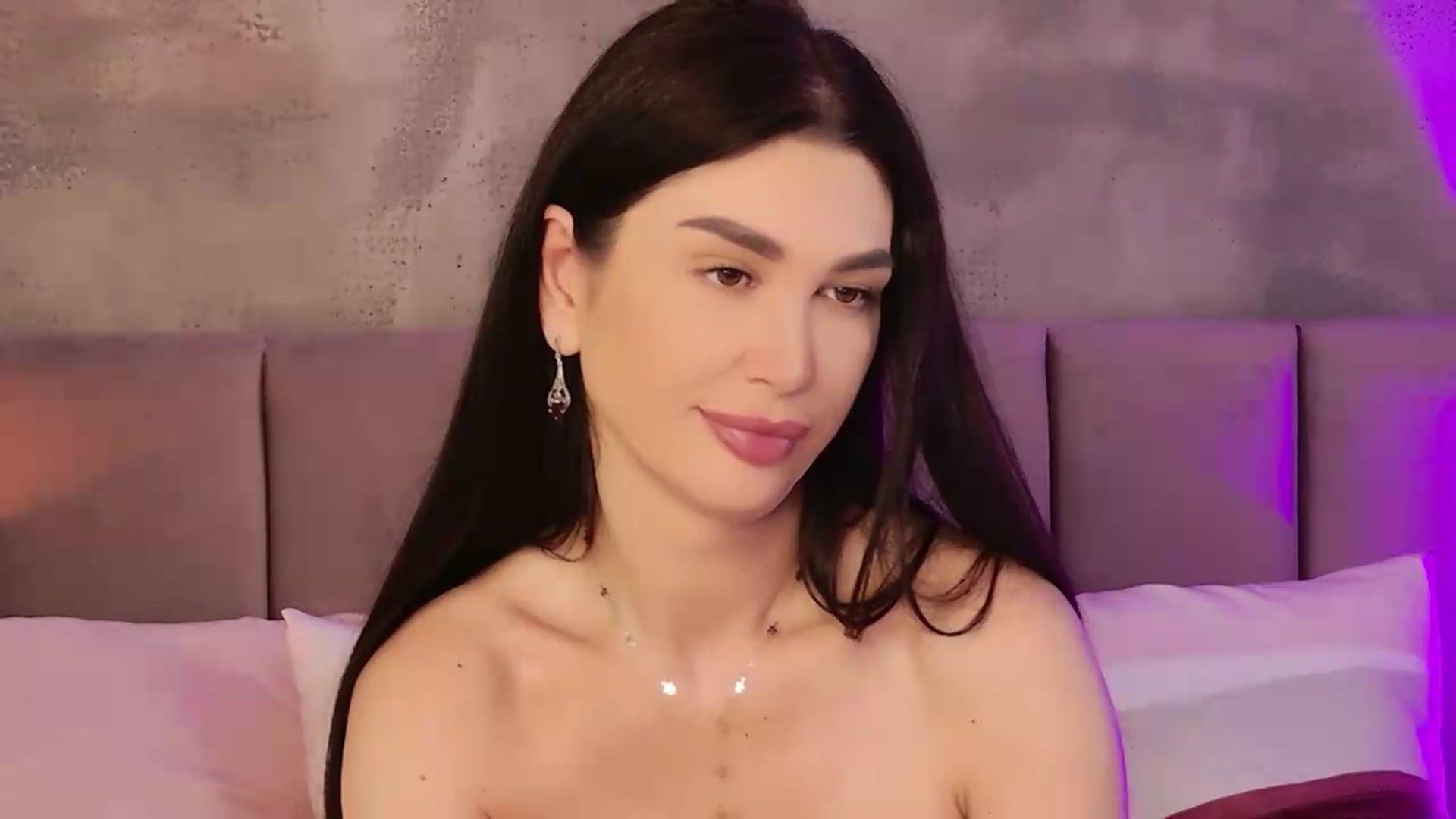 Gallery image thumbnail from Monalise's myfreecams stream on, 05/30/2026, 17:23 image 3 of 20