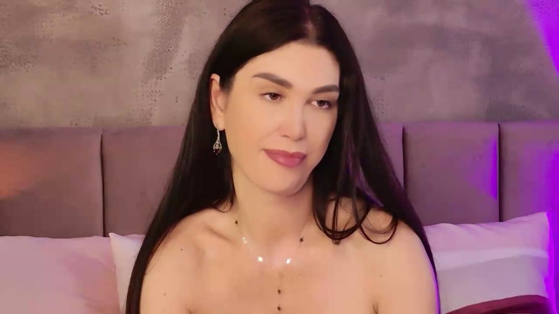 Gallery image thumbnail from Monalise's myfreecams stream on, 05/30/2026, 17:23 image 4 of 20