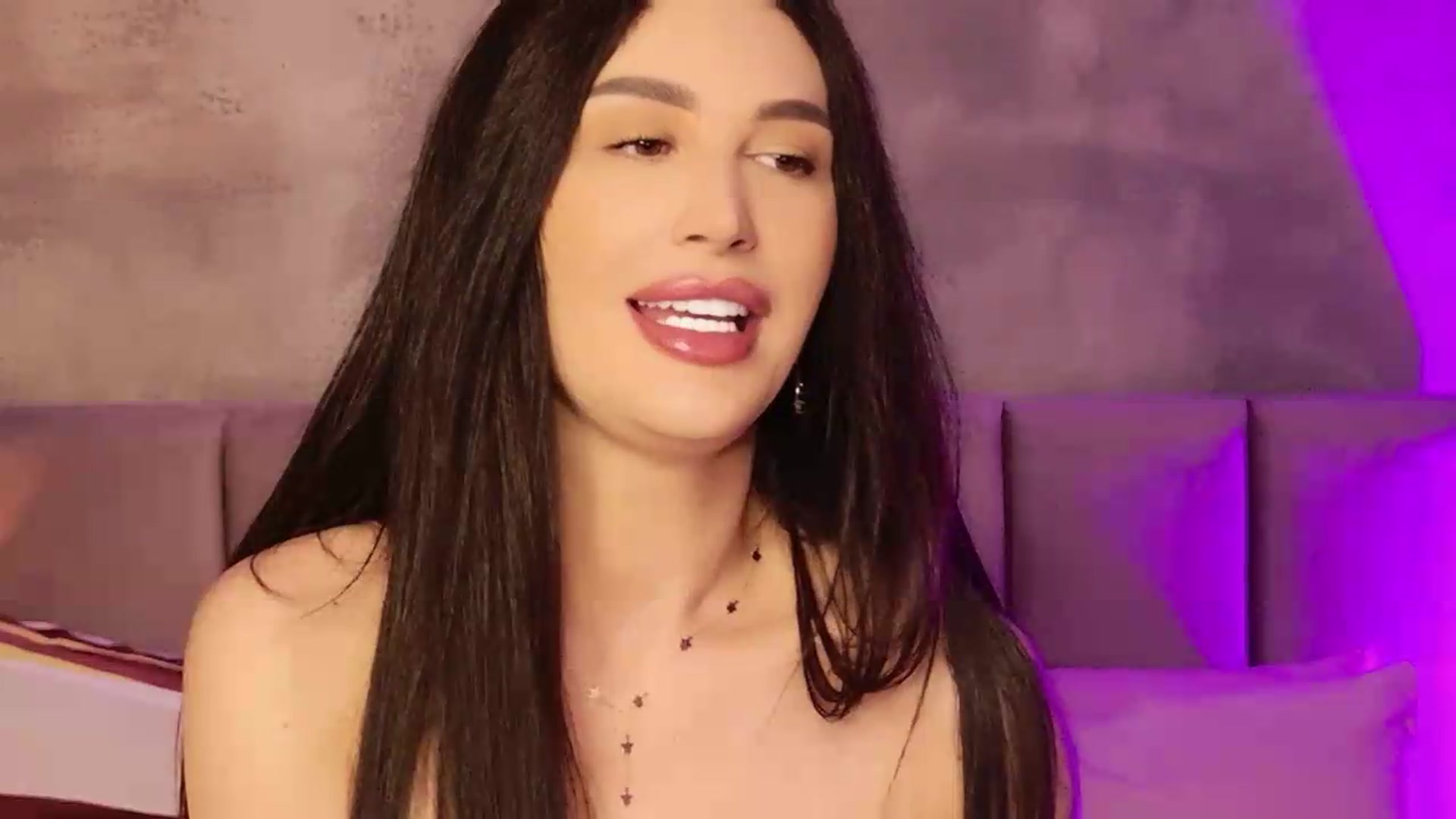 Gallery image thumbnail from Monalise's myfreecams stream on, 06/01/2026, 18:13 image 14 of 20