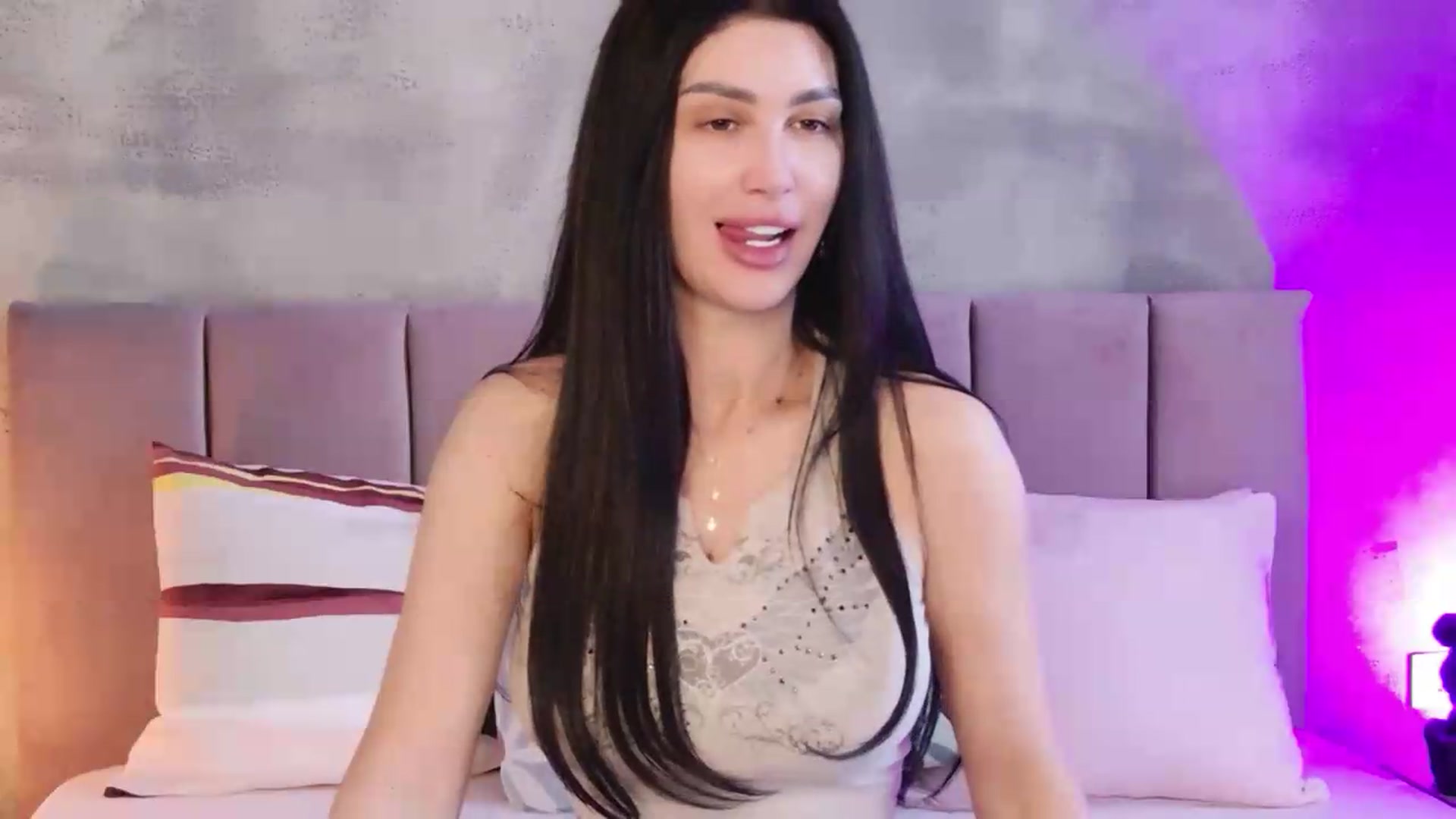 Gallery image thumbnail from Monalise's myfreecams stream on, 06/03/2026, 09:58 image 3 of 20