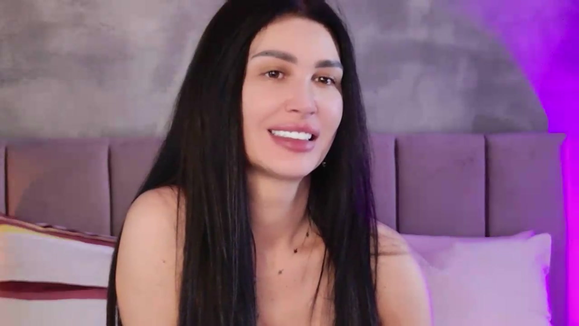 Gallery image thumbnail from Monalise's myfreecams stream on, 06/03/2026, 13:03 image 7 of 20