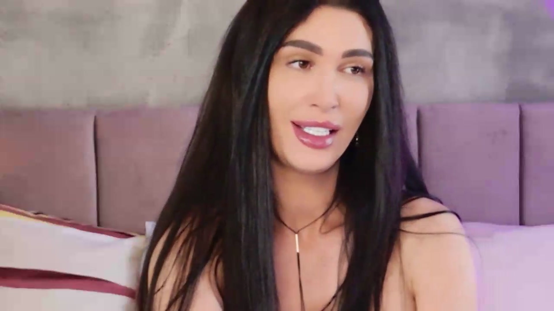 Gallery image thumbnail from Monalise's myfreecams stream on, 06/09/2026, 16:52 image 6 of 20