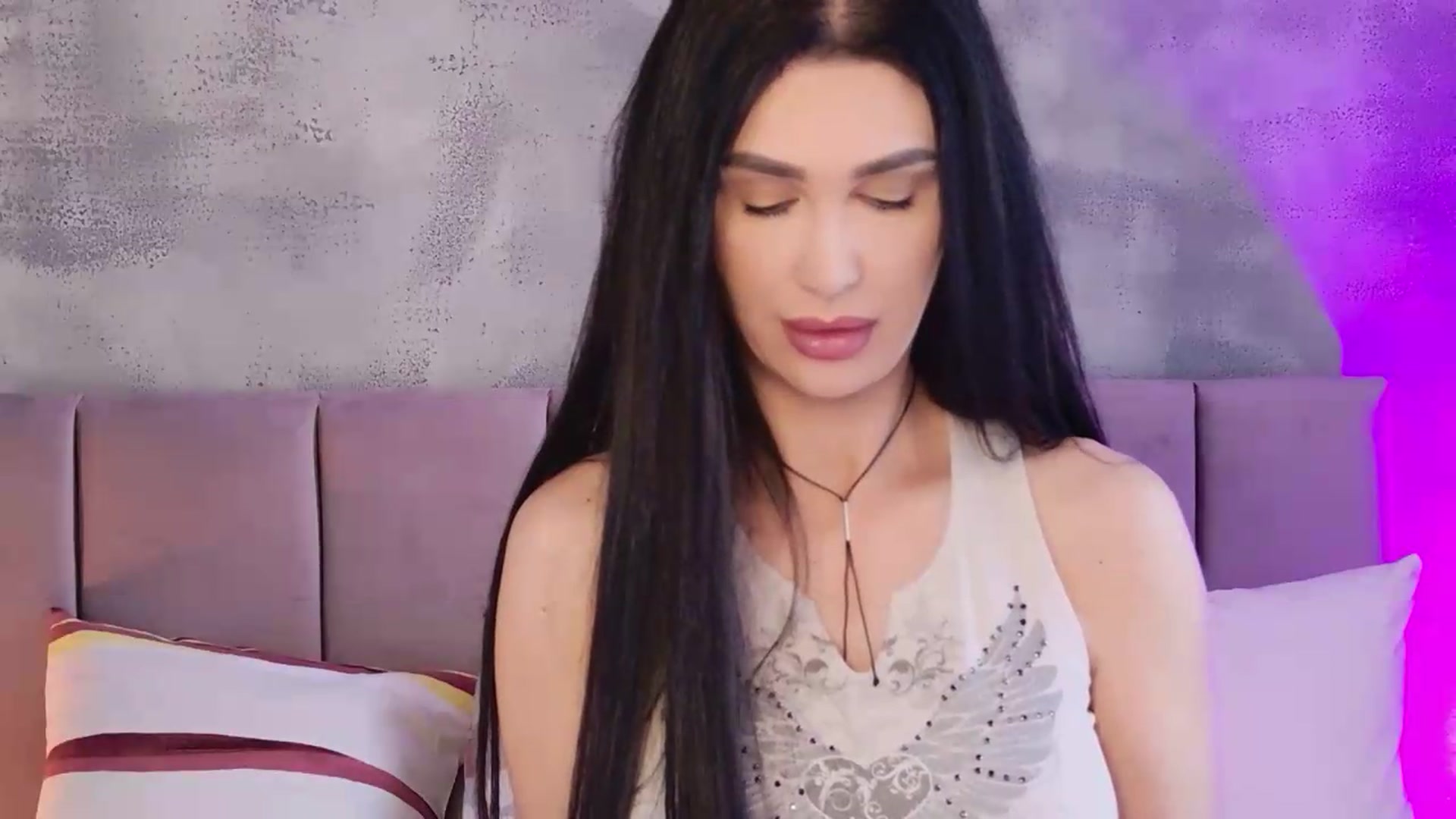 Gallery image thumbnail from Monalise's myfreecams stream on, 06/13/2026, 07:51 image 17 of 20