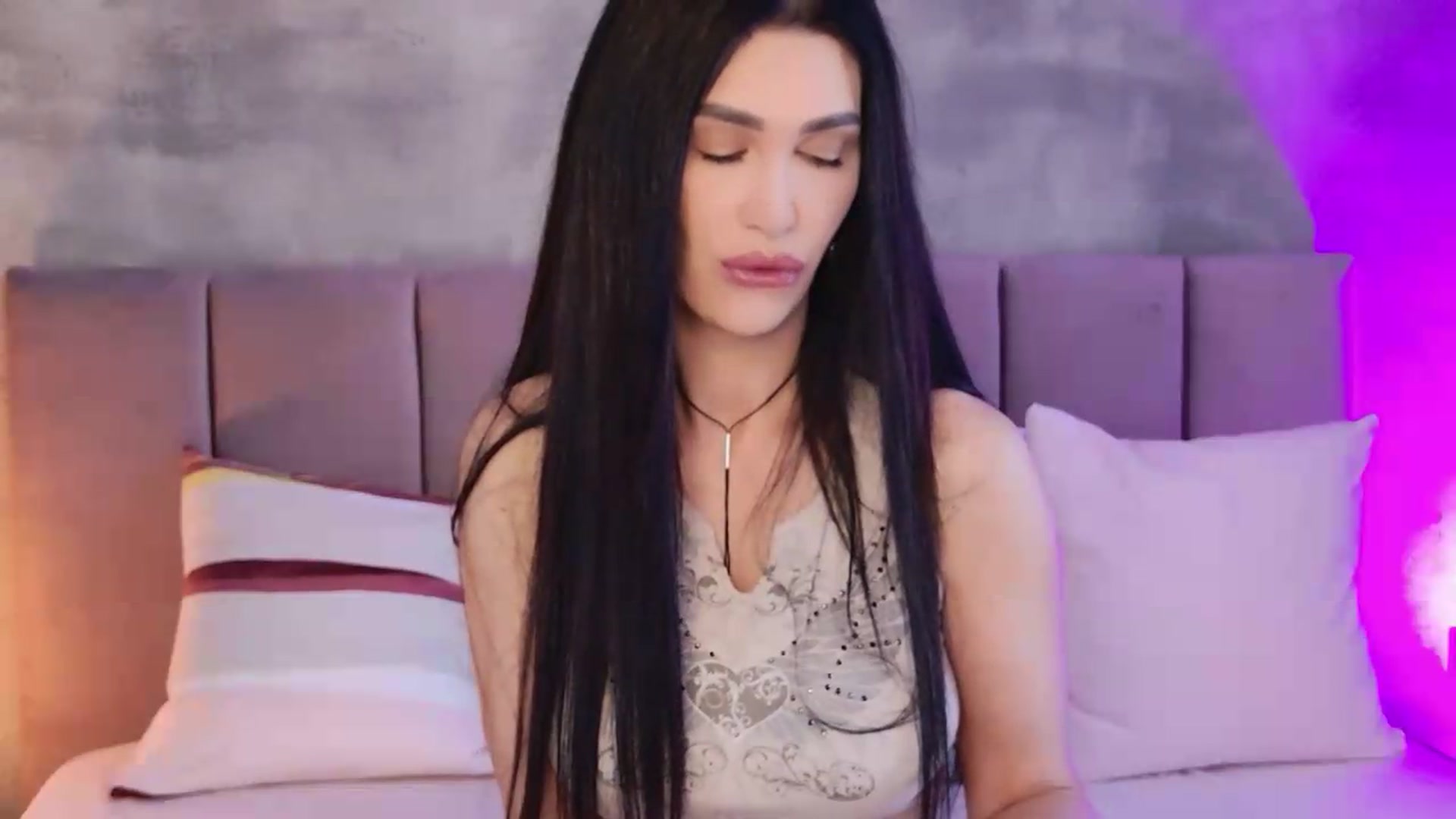 Gallery image thumbnail from Monalise's myfreecams stream on, 06/13/2026, 07:51 image 2 of 20