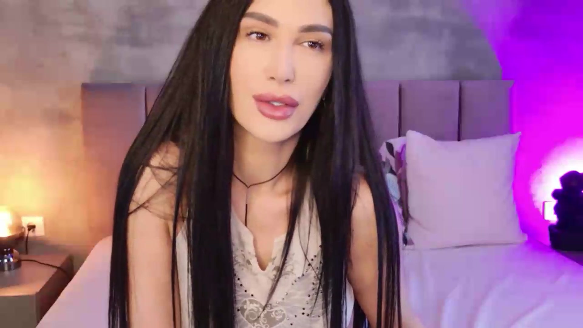 Gallery image thumbnail from Monalise's myfreecams stream on, 06/13/2026, 07:51 image 6 of 20