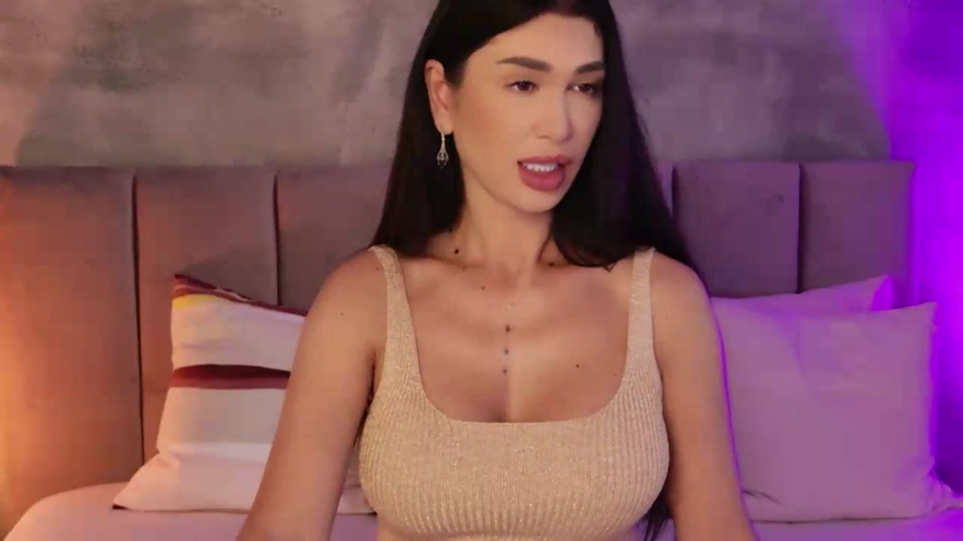 Gallery image thumbnail from Monalise's myfreecams stream on, 06/23/2026, 06:07 image 11 of 20