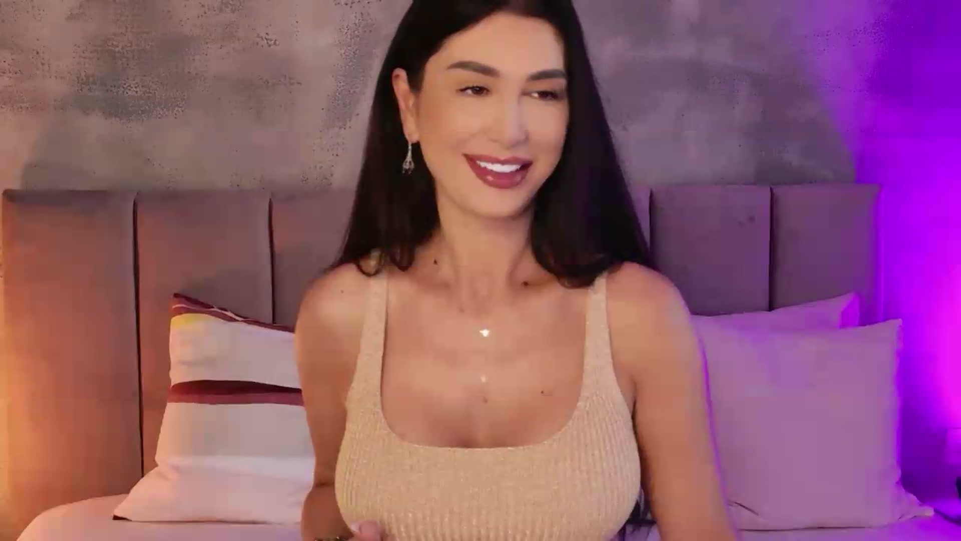 Gallery image thumbnail from Monalise's myfreecams stream on, 06/23/2026, 06:07 image 3 of 20