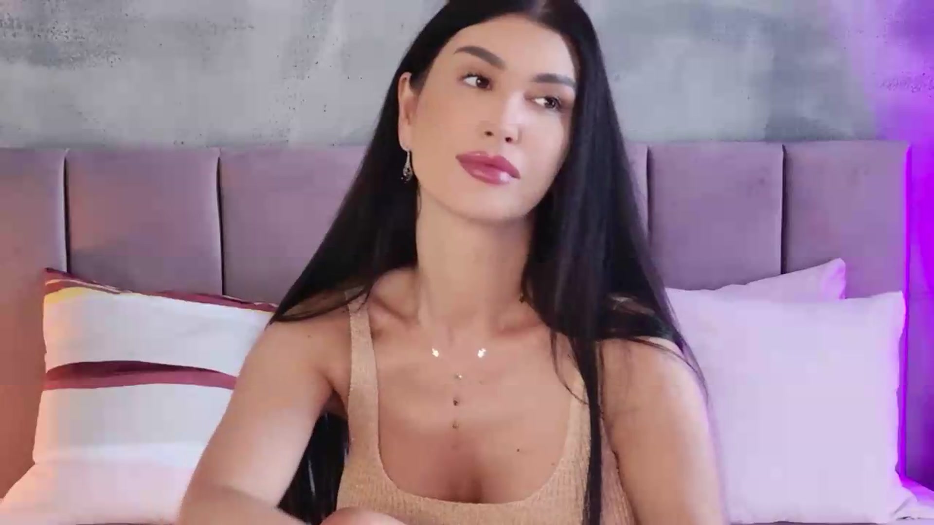 Gallery image thumbnail from Monalise's myfreecams stream on, 06/23/2026, 11:31 image 7 of 20