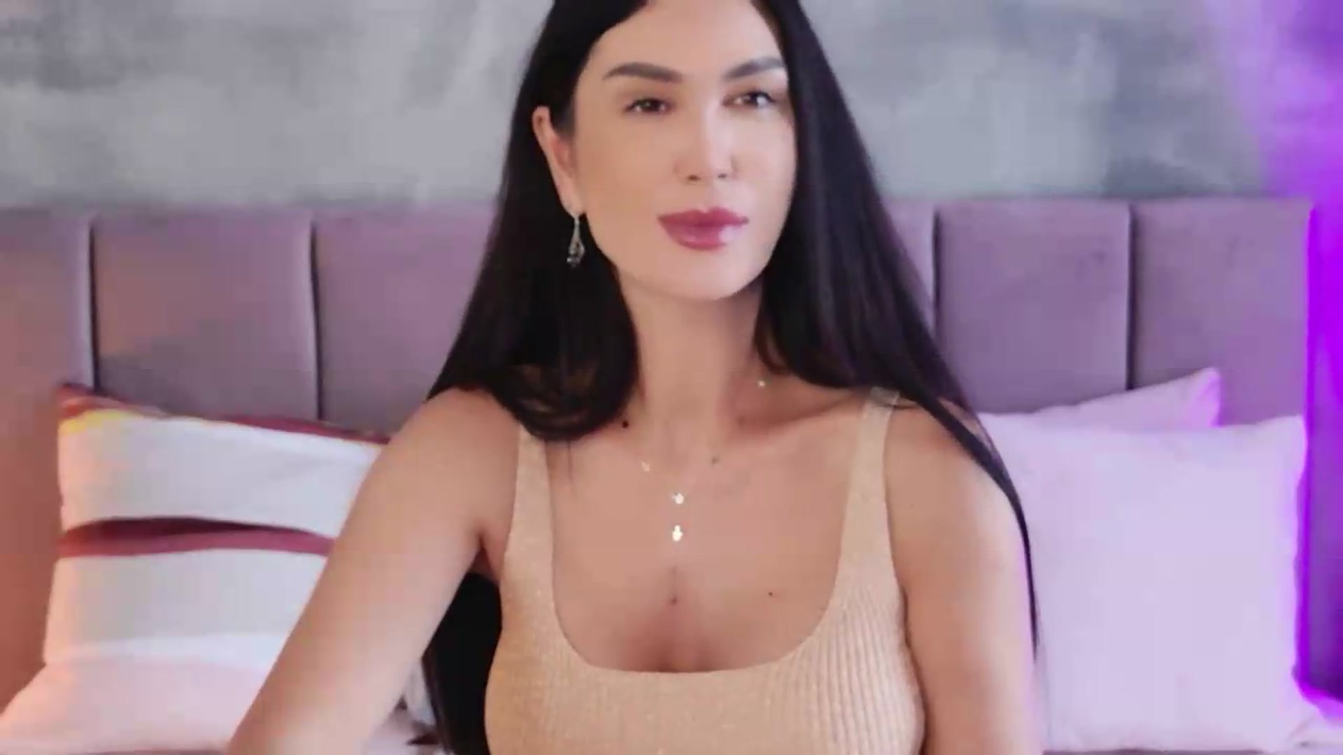 Gallery image thumbnail from Monalise's myfreecams stream on, 06/23/2026, 11:31 image 5 of 20