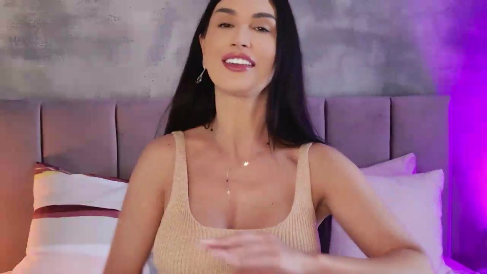 Gallery image thumbnail from Monalise's myfreecams stream on, 06/23/2026, 13:23 image 12 of 20