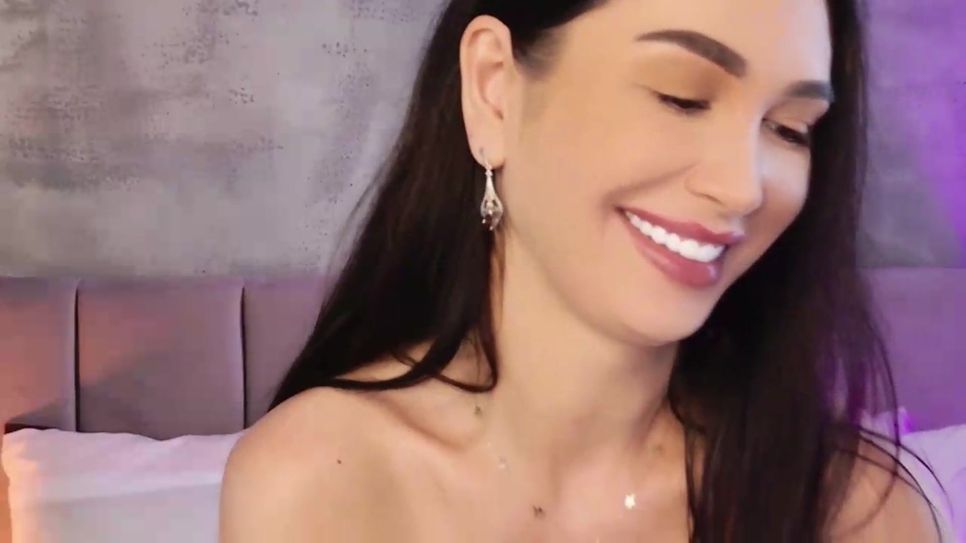 Gallery image thumbnail from Monalise's myfreecams stream on, 06/26/2026, 10:30 image 5 of 20