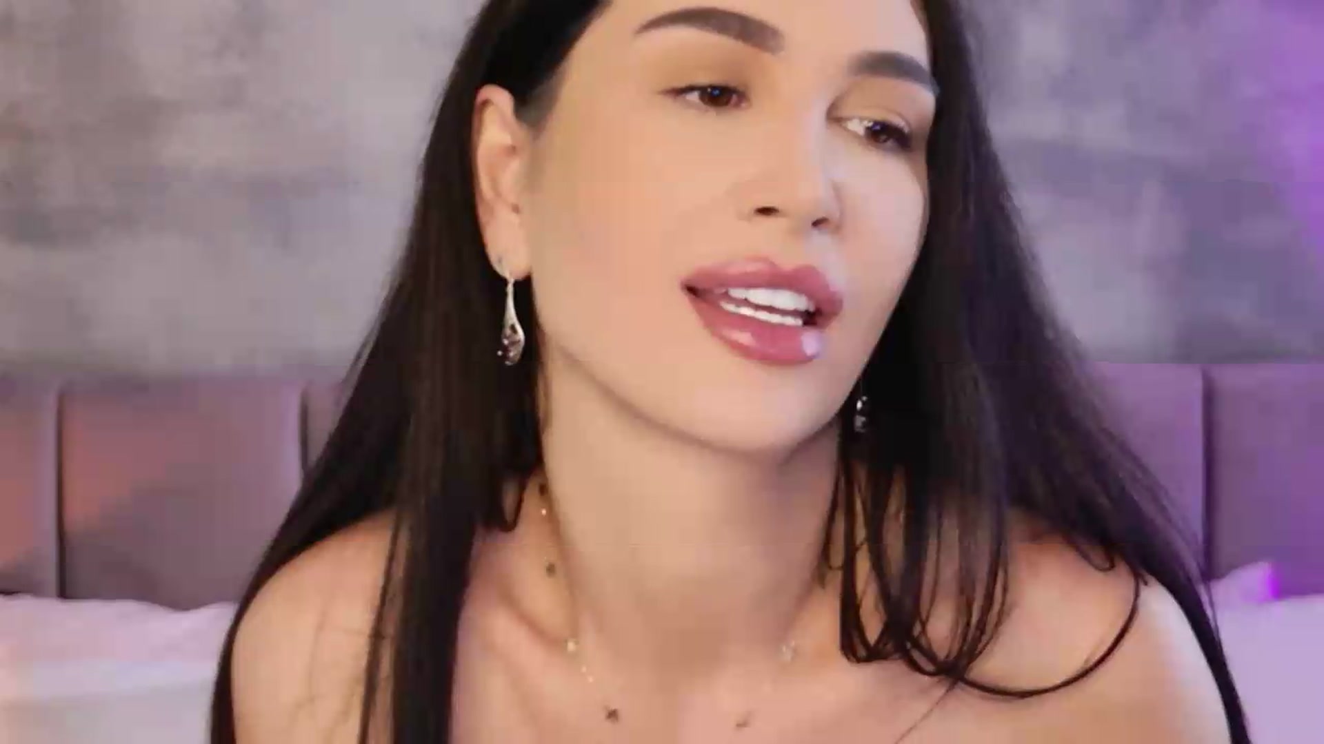 Gallery image thumbnail from Monalise's myfreecams stream on, 06/26/2026, 10:59 image 9 of 20