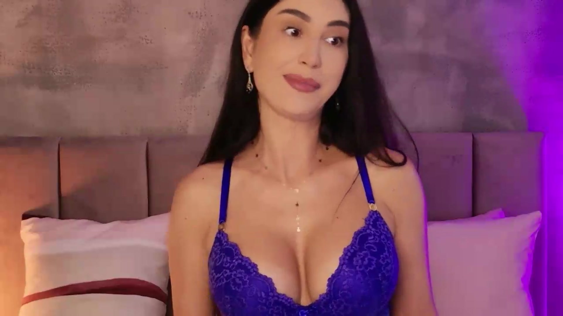 Gallery image thumbnail from Monalise's myfreecams stream on, 06/27/2026, 18:04 image 7 of 20