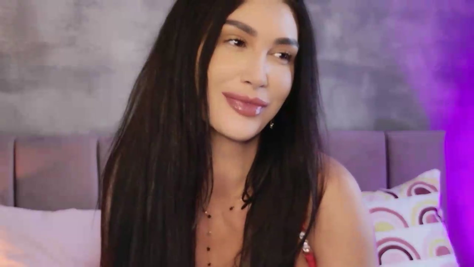 Gallery image thumbnail from Monalise's myfreecams stream on, 07/11/2026, 15:14 image 2 of 20